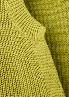 V-neck knitted jumper — Green 5