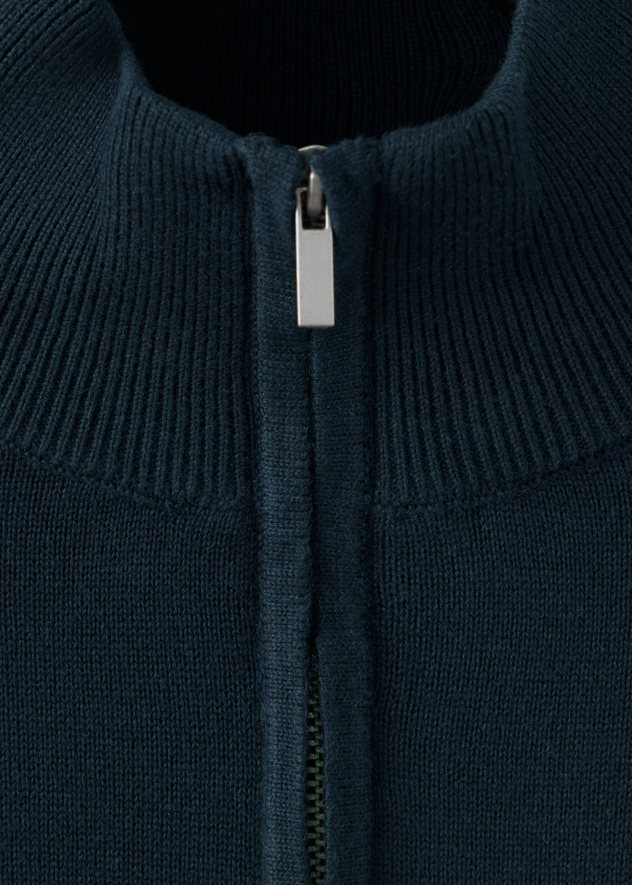 Perkins-neck sweater with zip - Details of the article 8