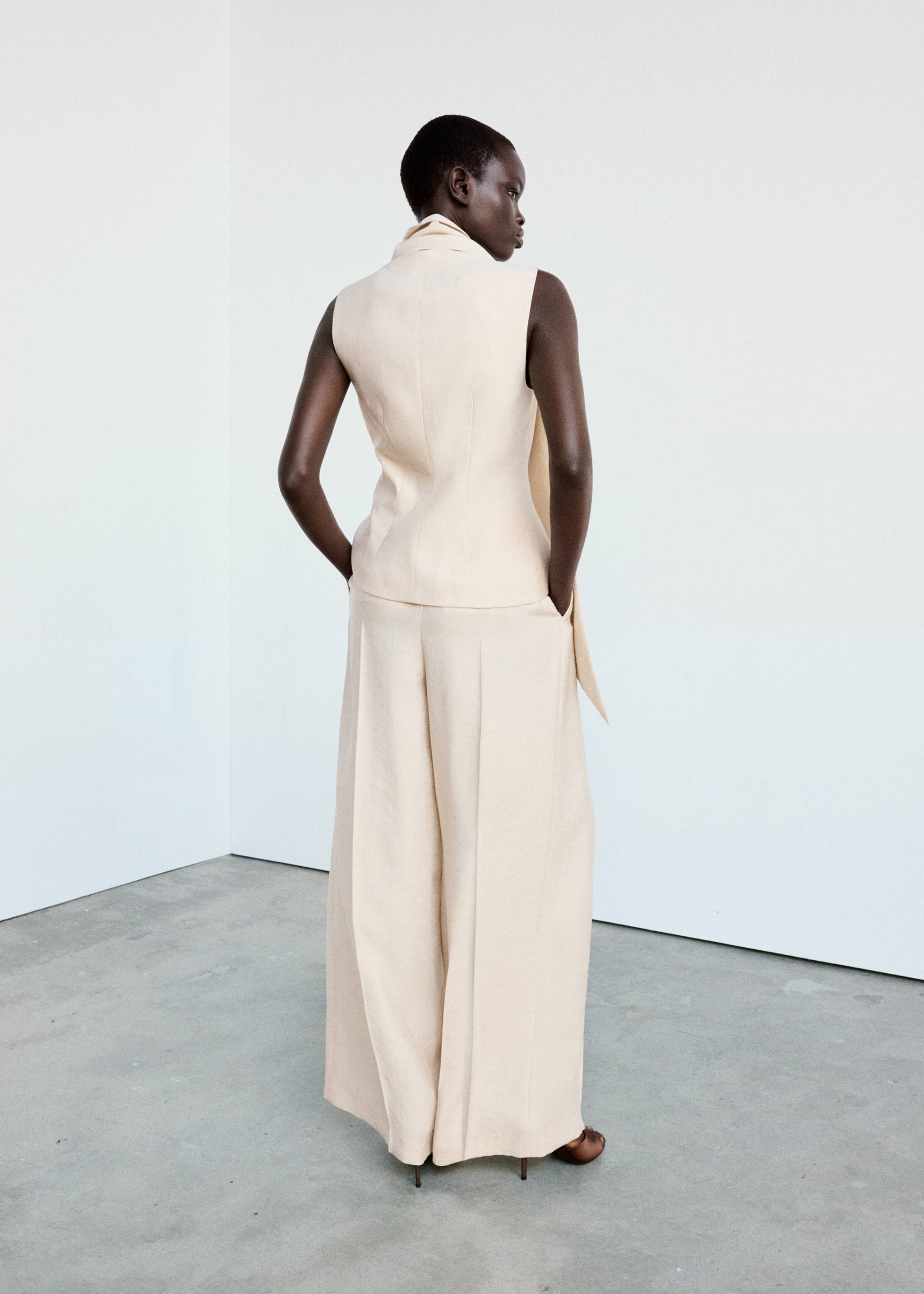 Pantalon droit pinces - Verso de l’article