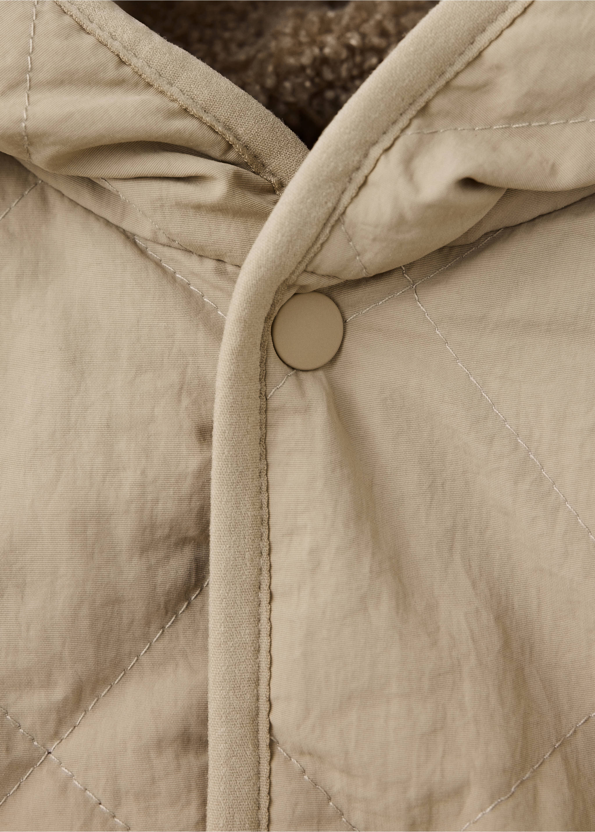 Fur-effect quilted coat - Details of the article 8, Beige. Ref: 37025153-00.