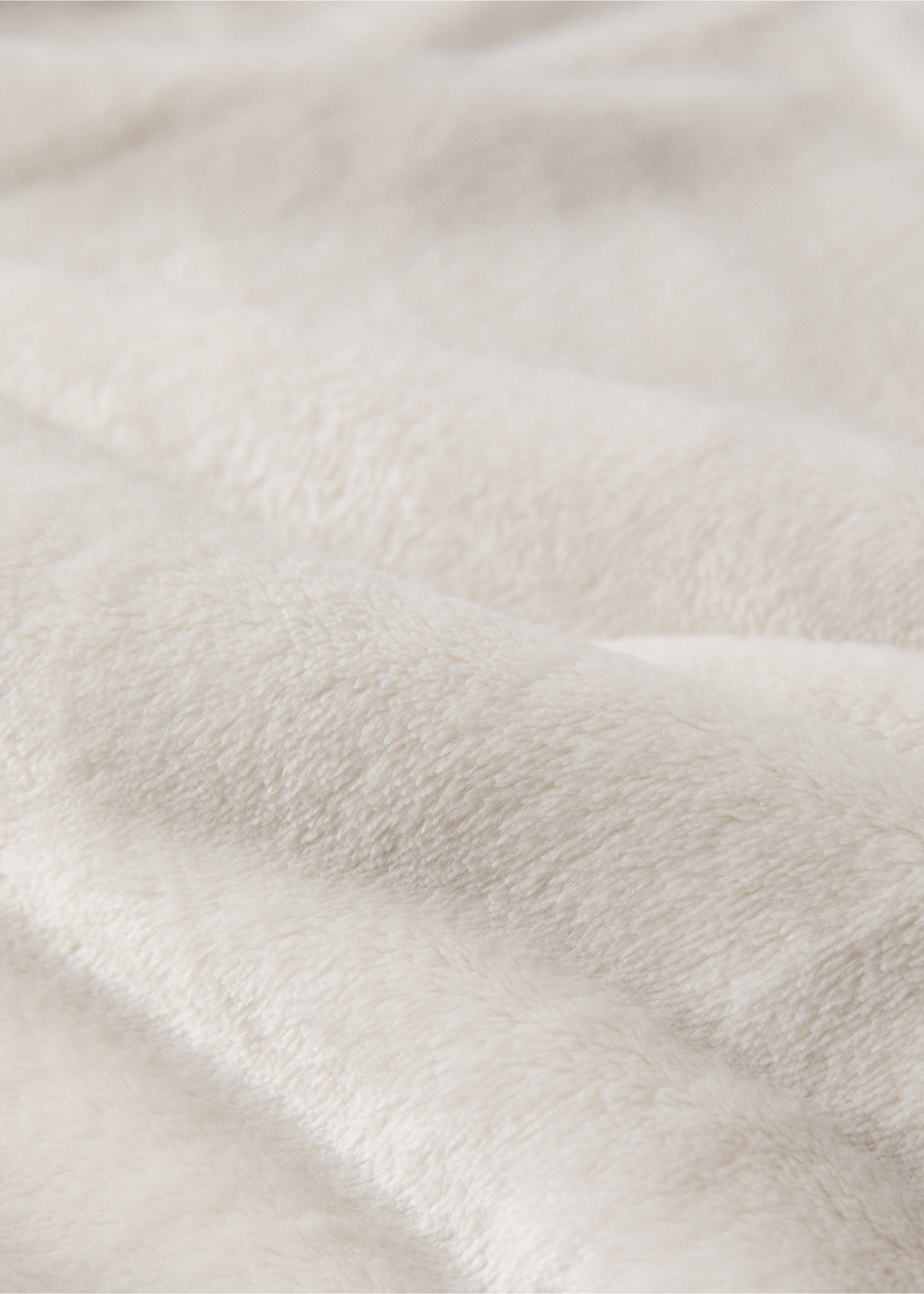 Large faux-fur textured blanket - Details of the article 1, Sand. Ref: 37025161-00.