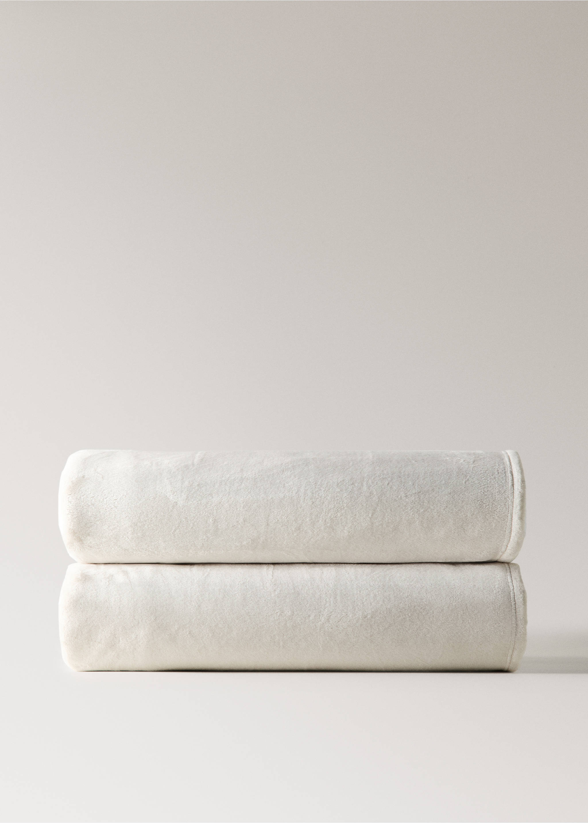 Large faux-fur textured blanket - Article without model, Sand. Ref: 37025161-00.