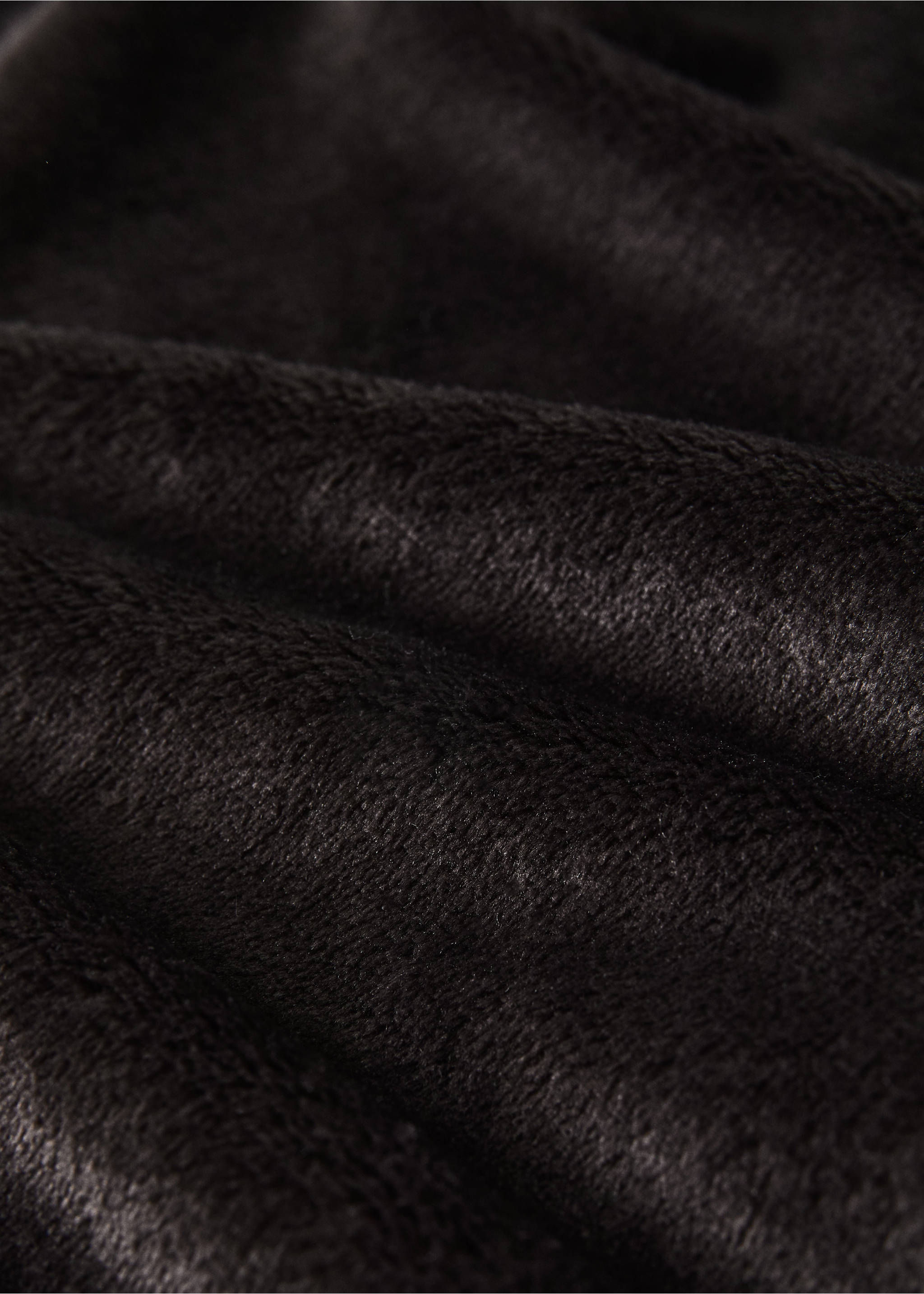 Large faux-fur textured blanket - Details of the article 1, Brown. Ref: 37025161-00.