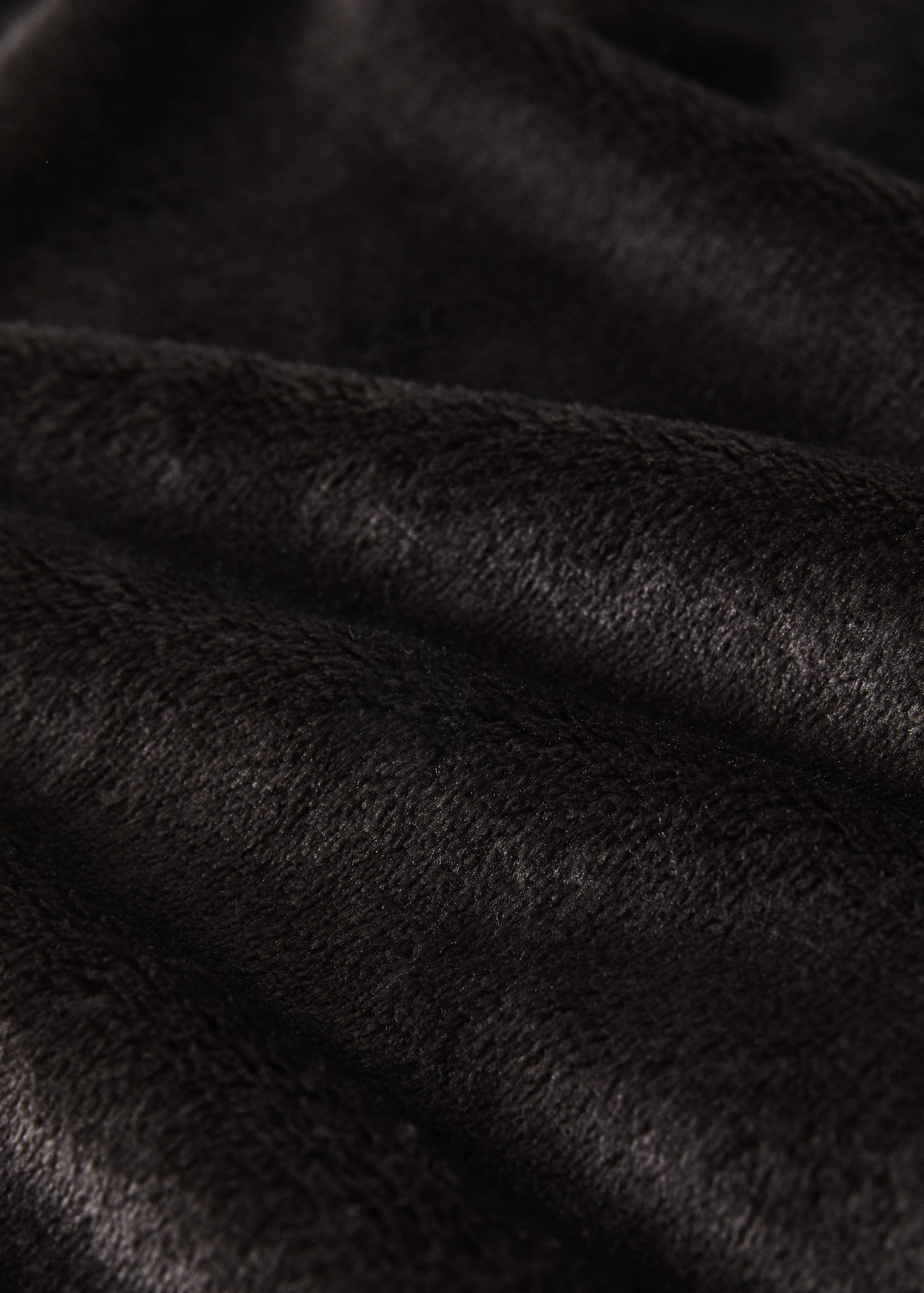 Large faux-fur textured blanket - Details of the article 1