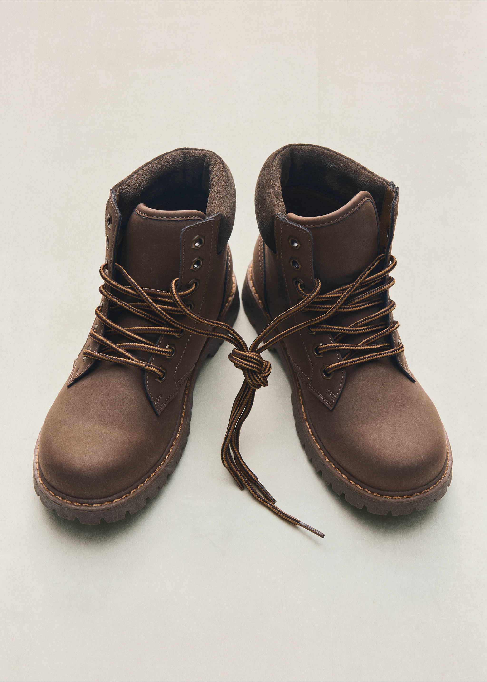 Lace-up mountain boots - Details of the article 5, Chocolate. Ref: 37025175-00.
