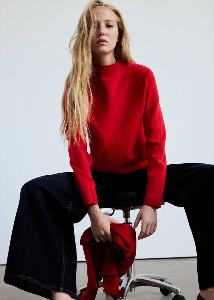 Knitted sweater with perkins neck — Red