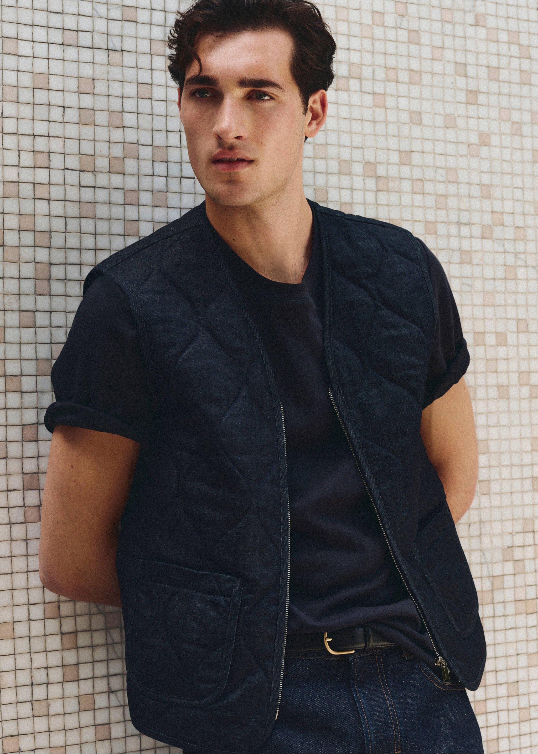 100% cotton padded waistcoat - Details of the article 5, Open Blue. Ref: 37025840-00.