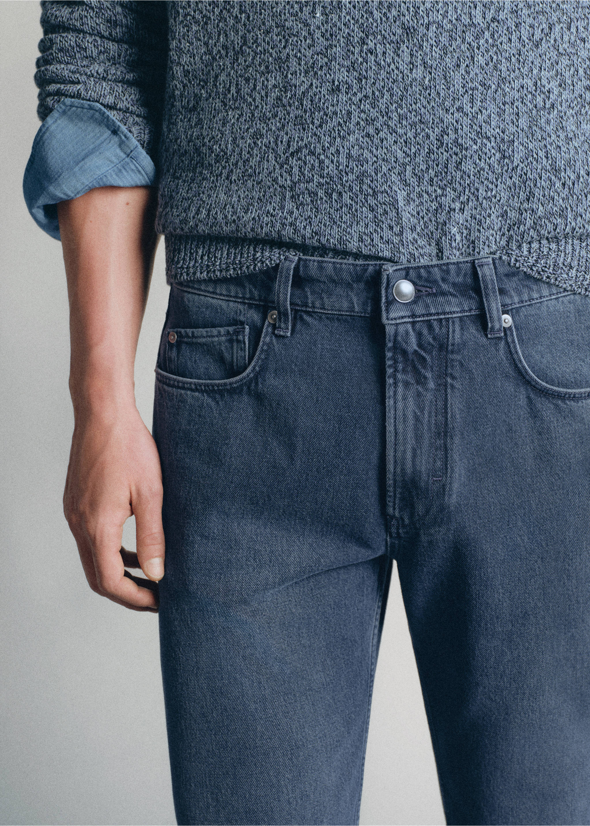 Regular fit jeans 100% premium cotton - Details of the article 1, Deep Dark Blue. Ref: 37025842-00.