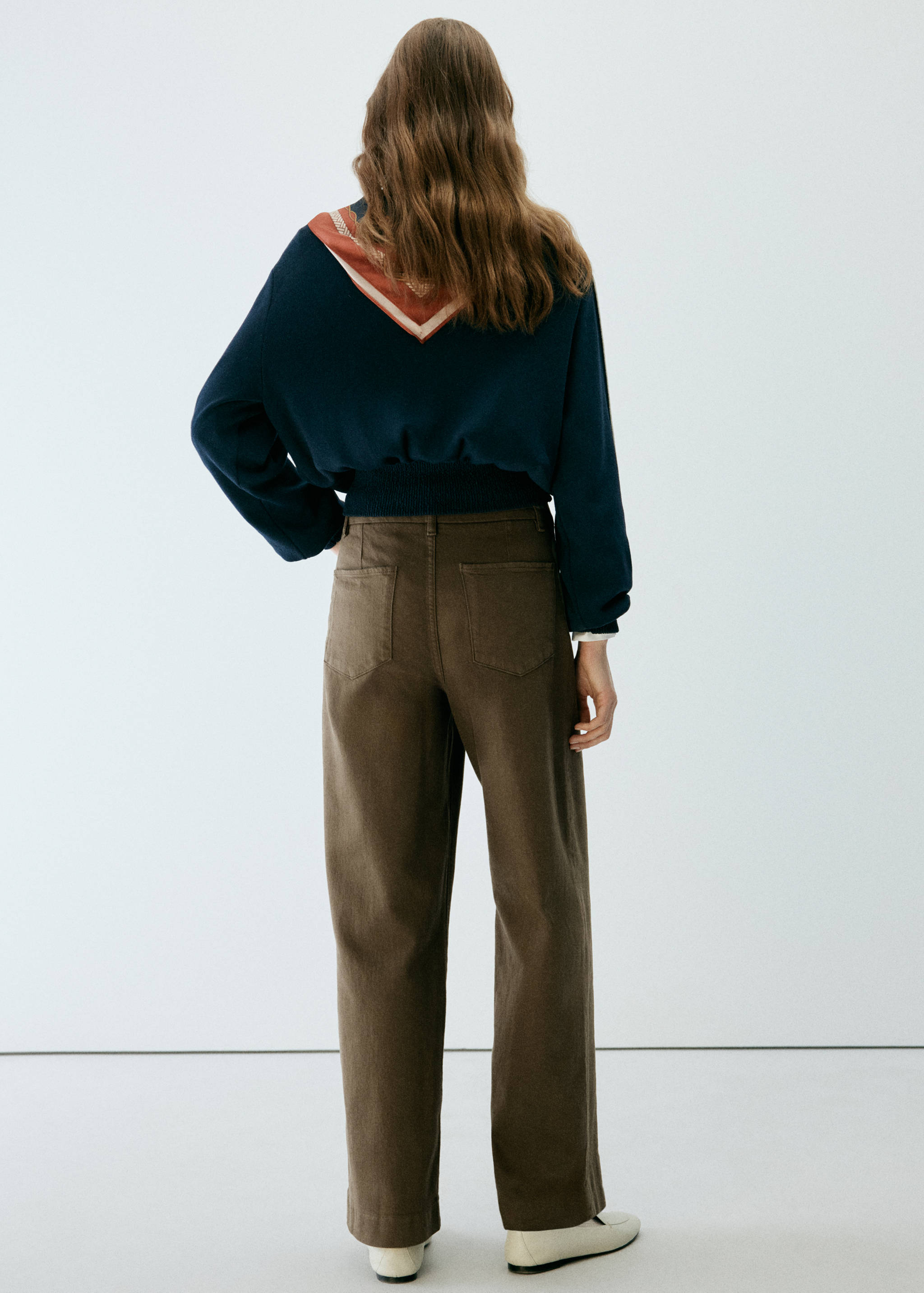 High-waisted wide leg jeans with stitching - Reverse of the article