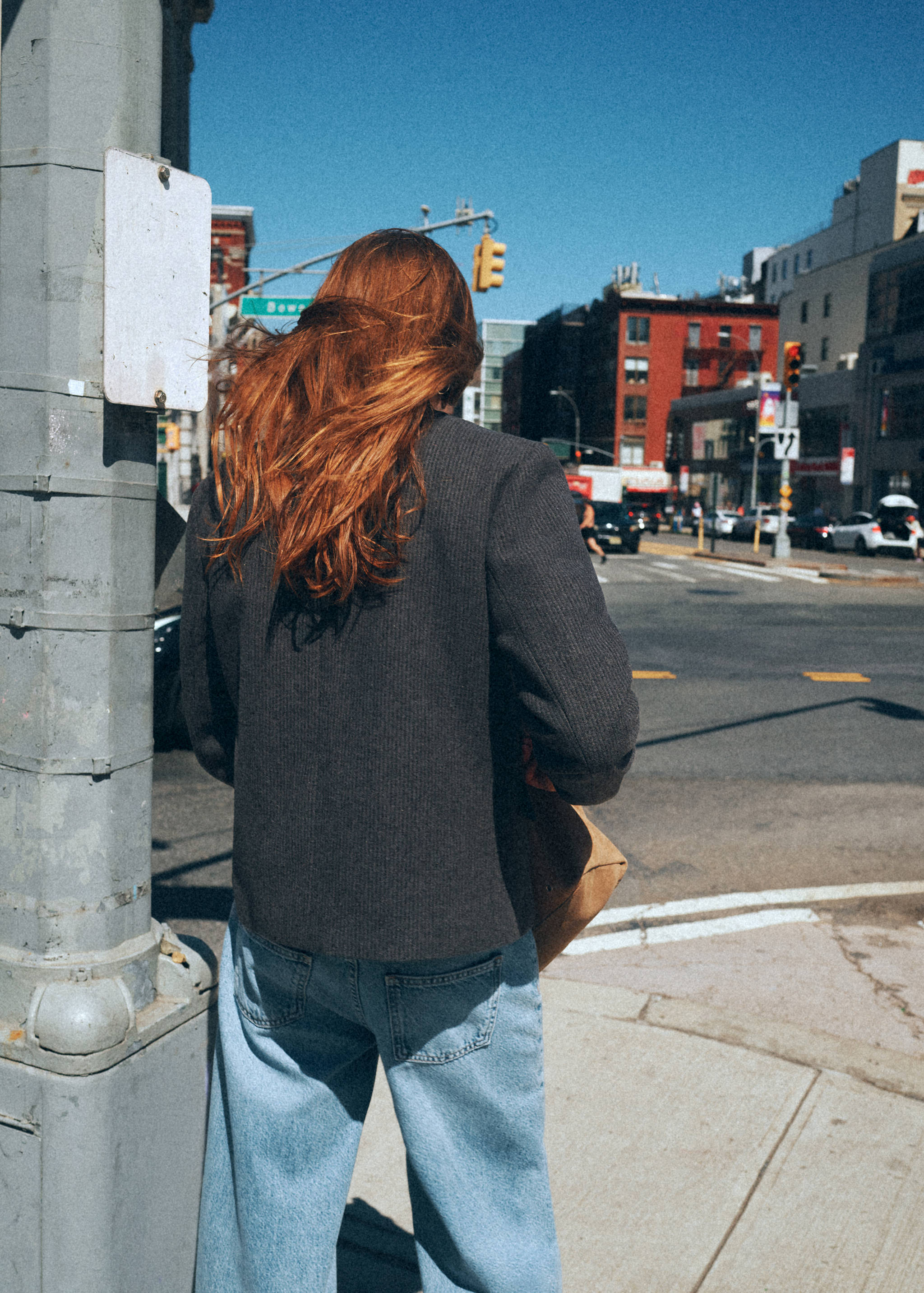 Double-breasted blazer with lapel pockets - Reverse of the article