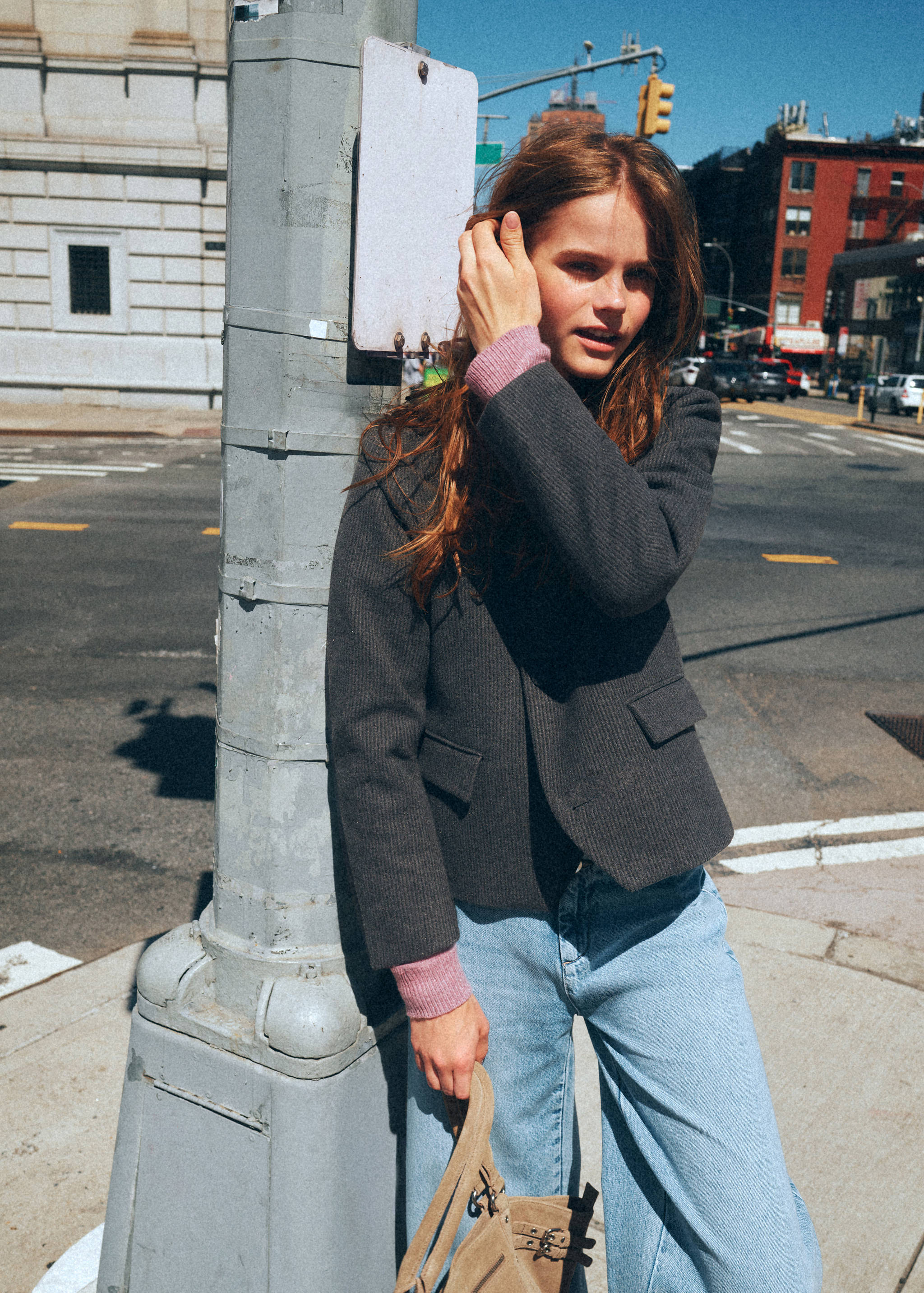 Double-breasted blazer with lapel pockets - Details of the article 1