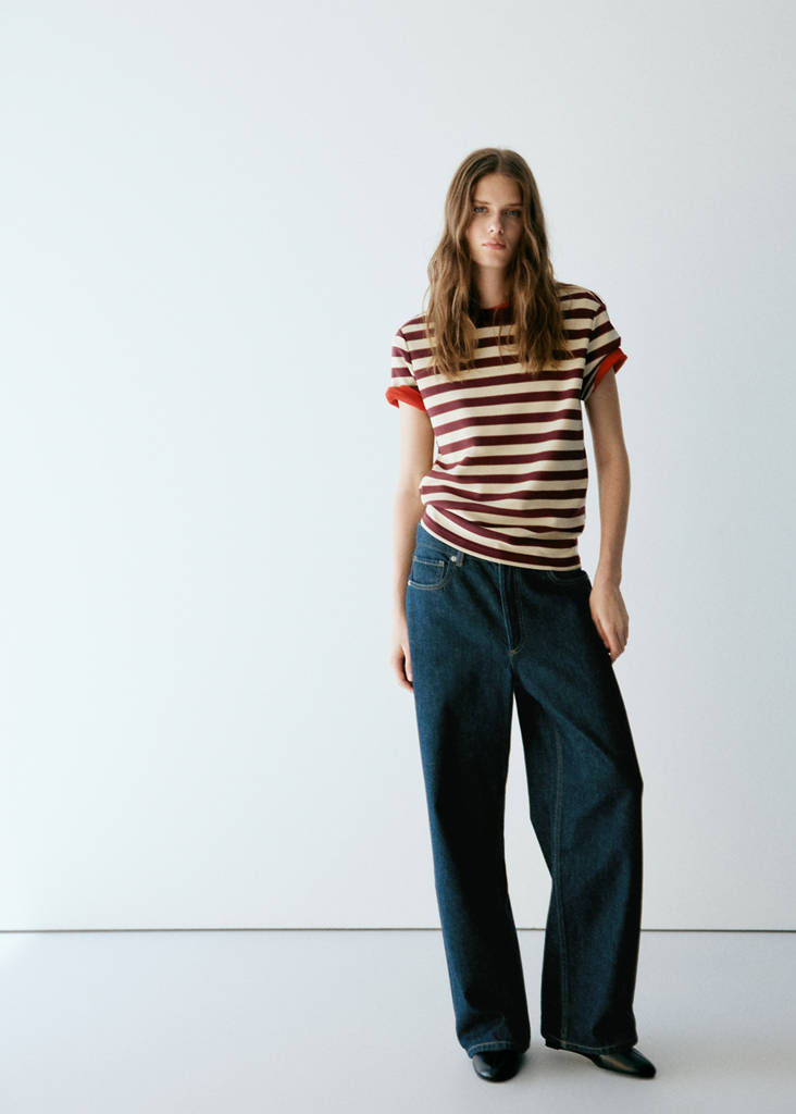 Striped short-sleeved t-shirt — Maroon