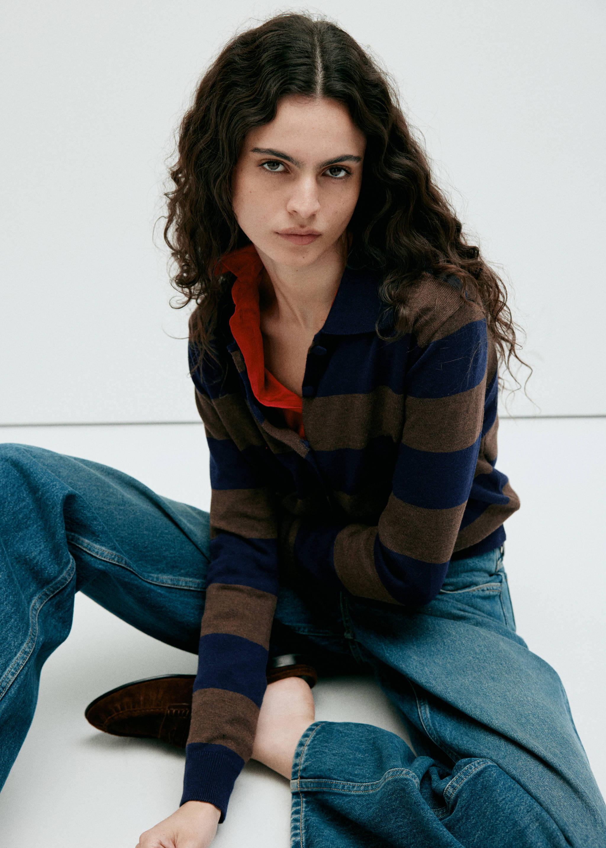 Cardigan with buttons and lapel collar - Medium plane