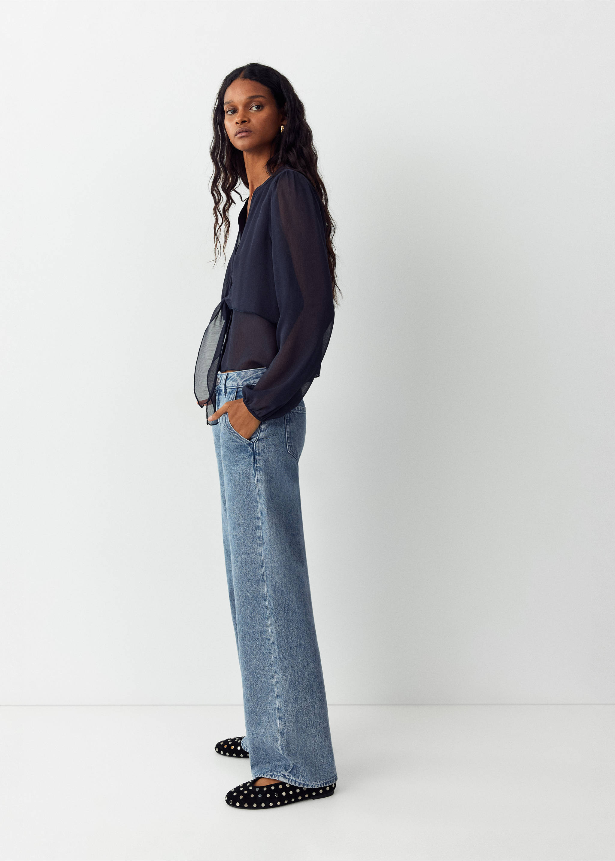 Low-waisted straight-leg jeans - Details of the article 1, Medium Blue. Ref: 37025857-01.