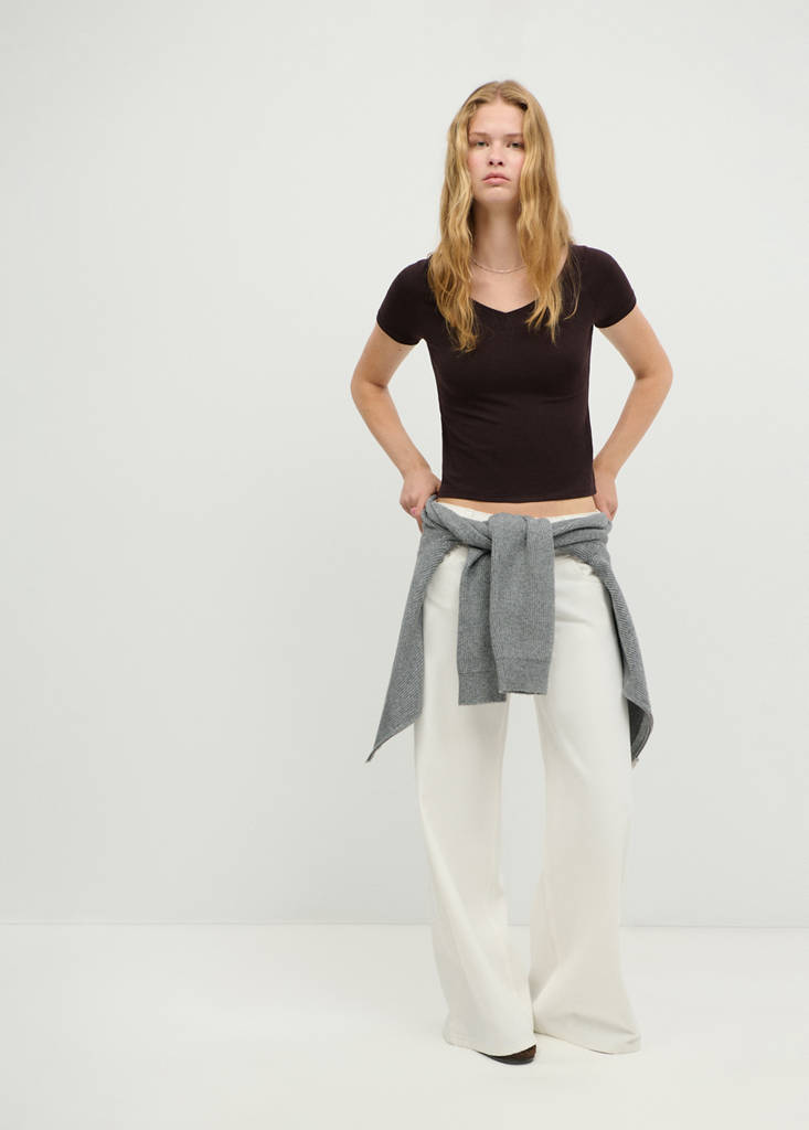 V-neck T-shirt — Brown
