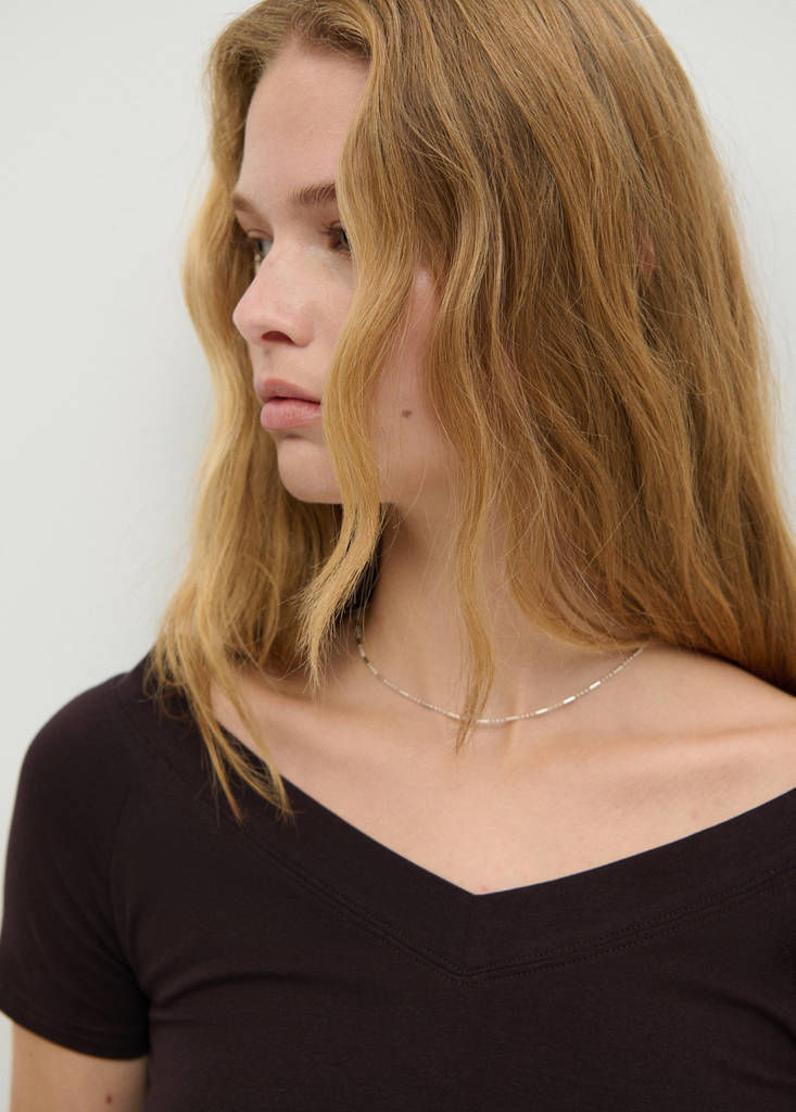 V-neck T-shirt — Brown