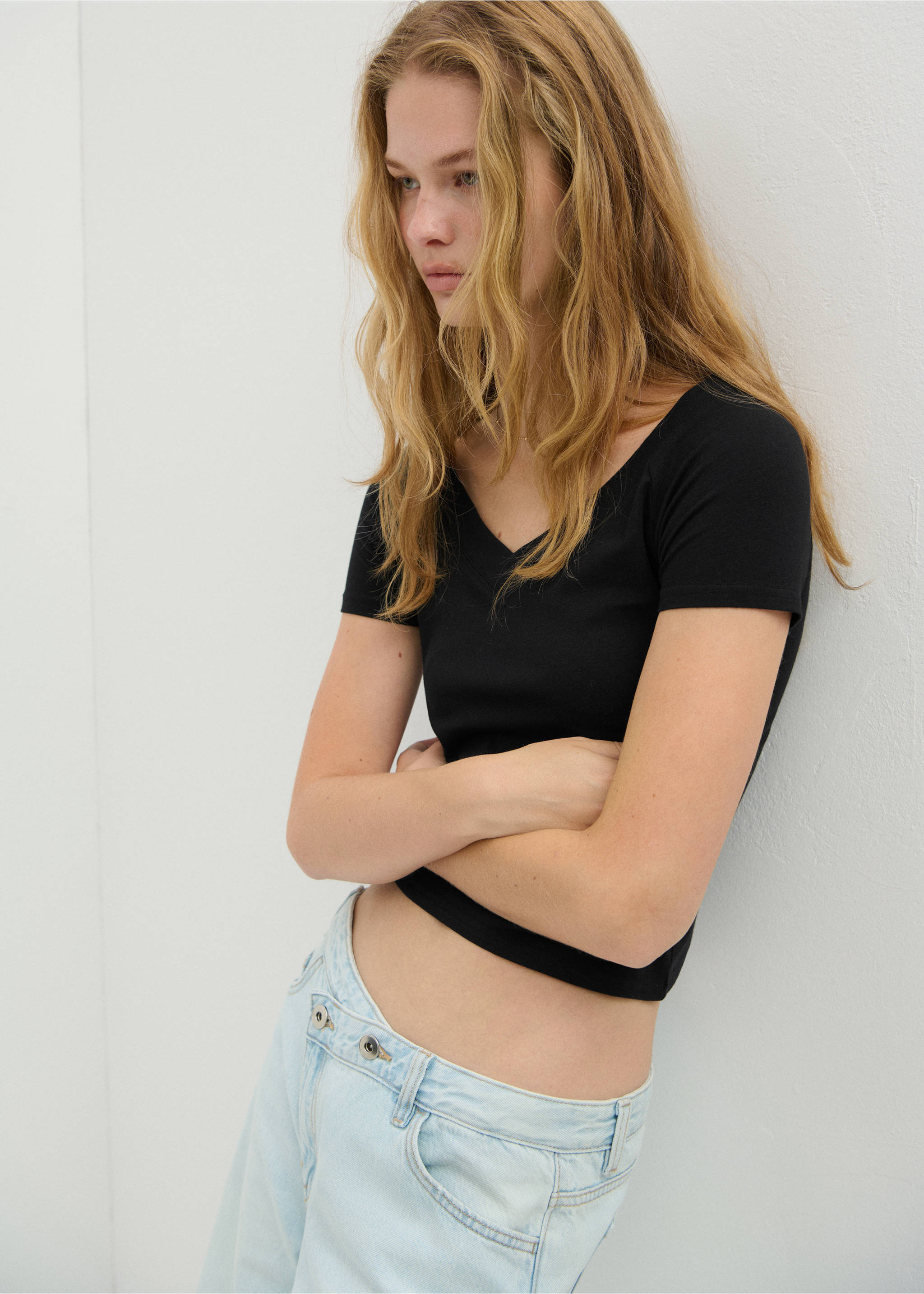 V-neck T-shirt - Medium plane, Black. Ref: 37025866-00.