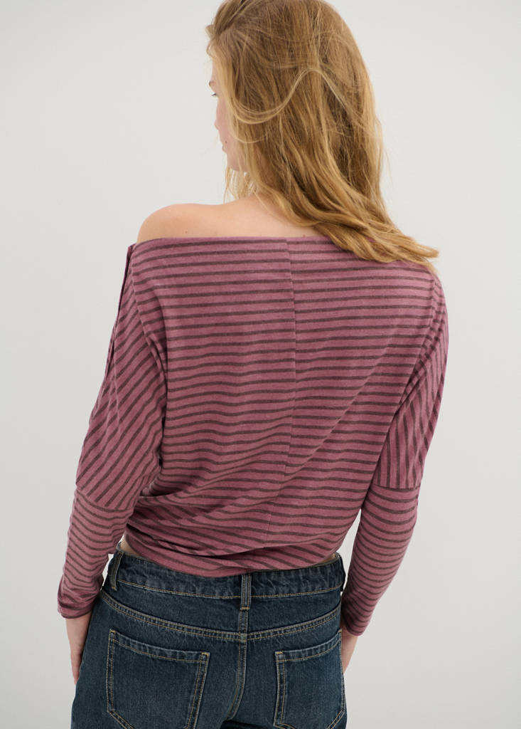 Striped off-the-shoulder T-shirt — Pink