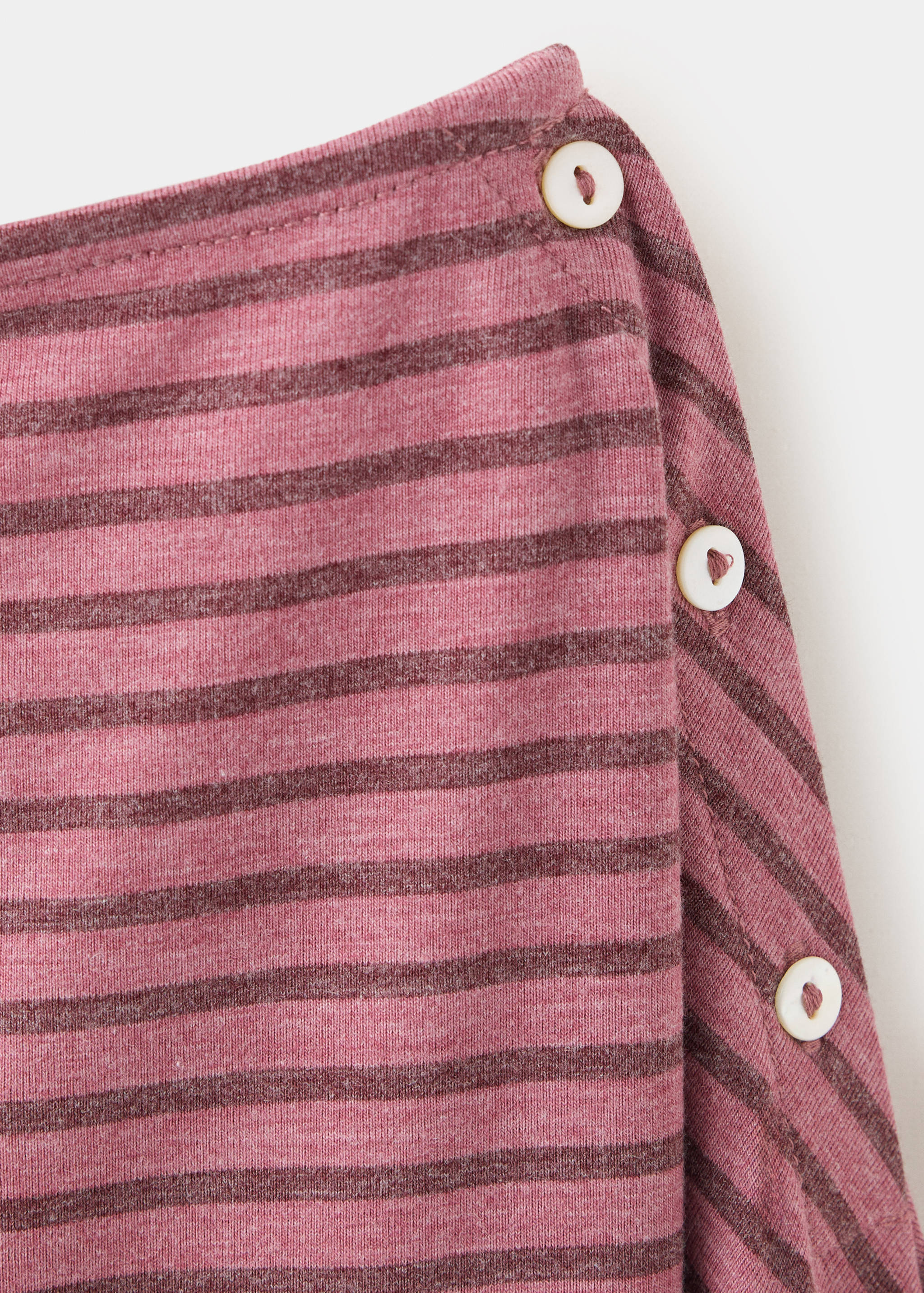 Striped off-the-shoulder T-shirt - Details of the article 8