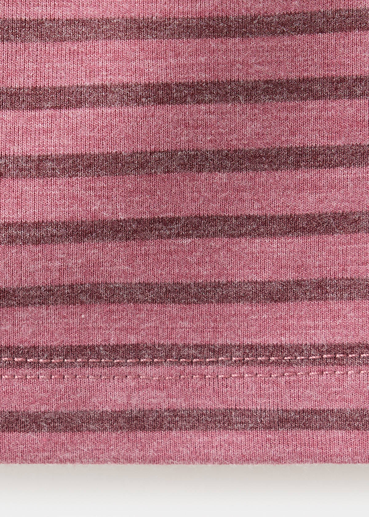 Striped off-the-shoulder T-shirt — Pink