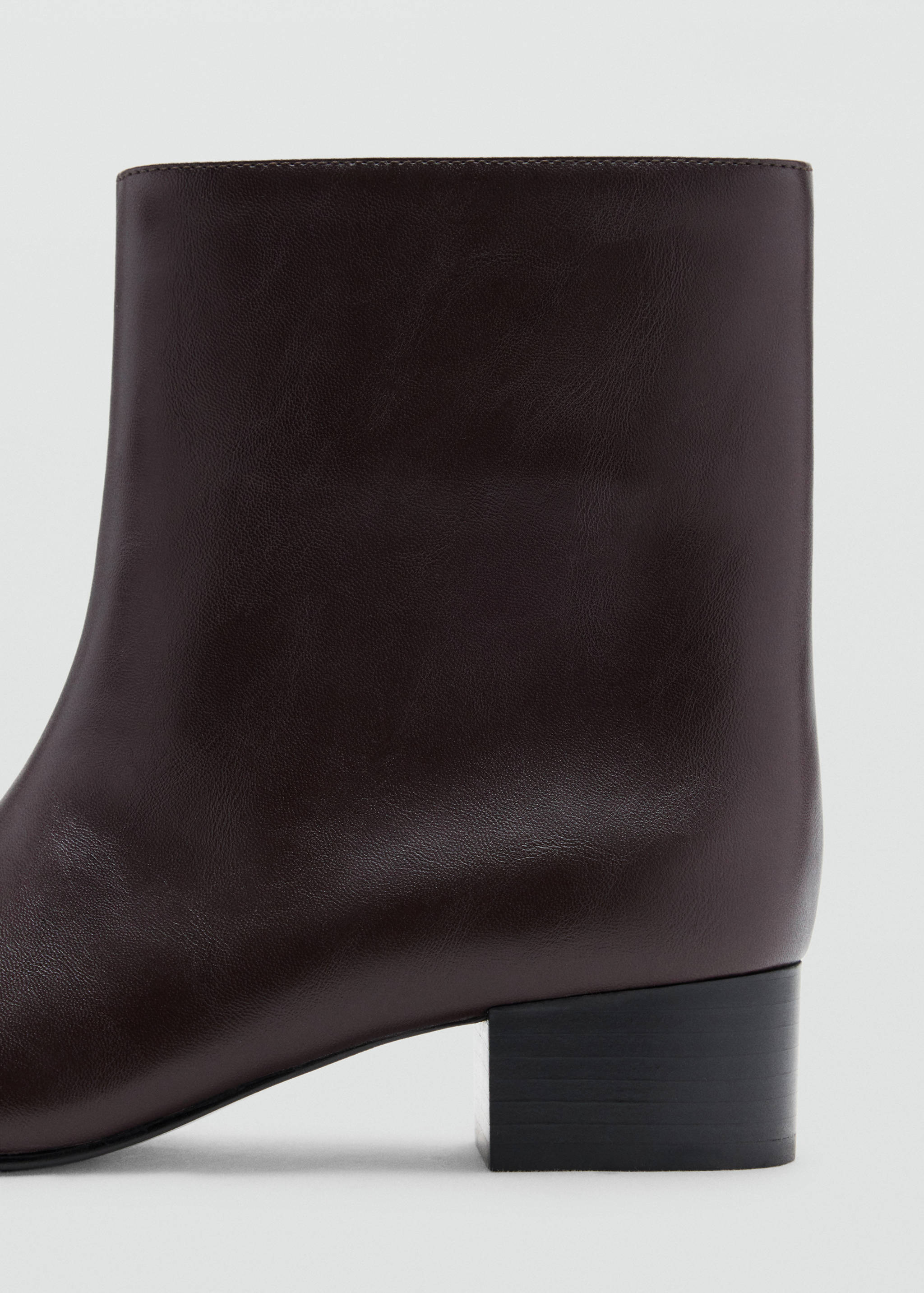 Pointed heel ankle boot - Details of the article 1