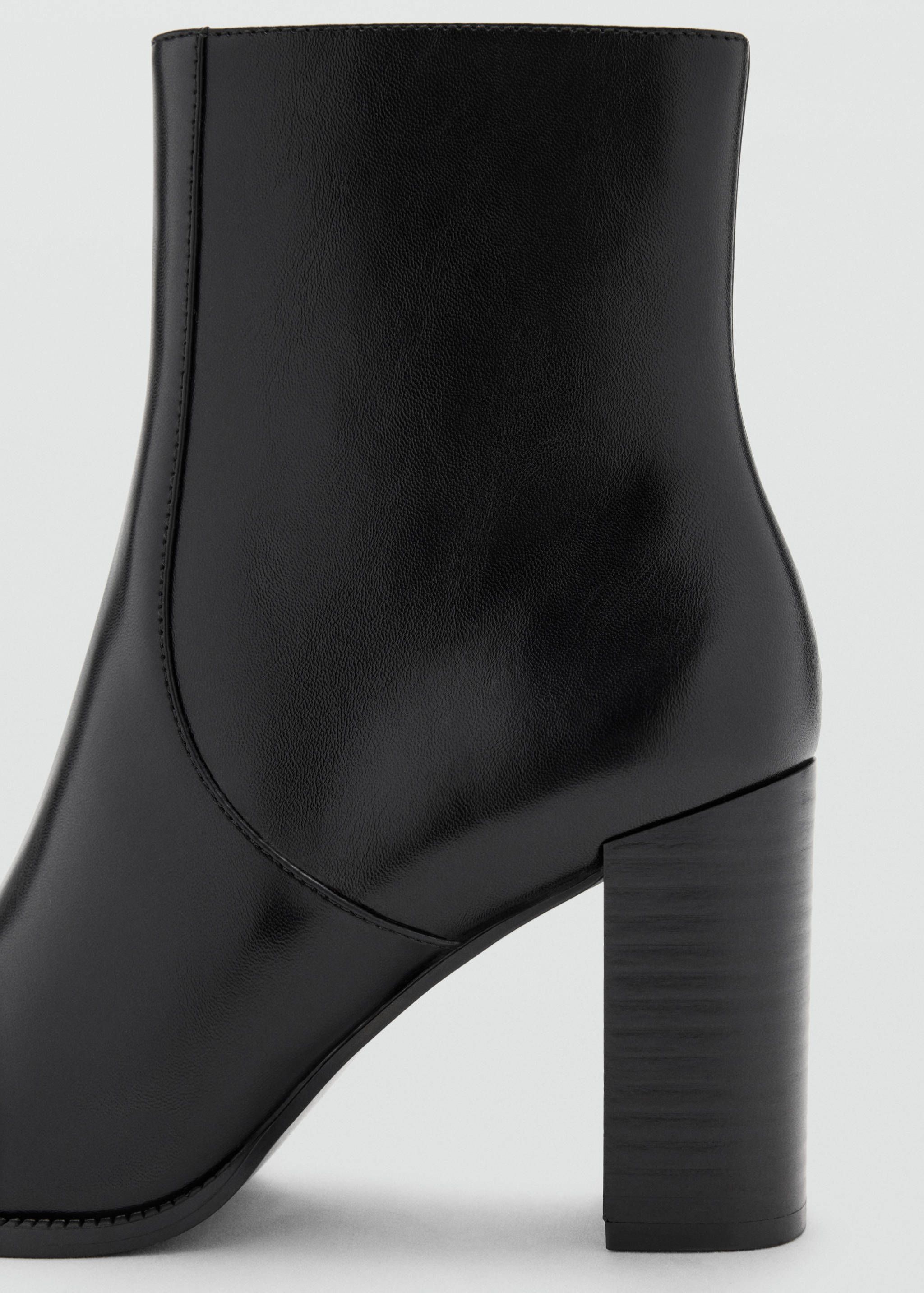 Pointed heel ankle boot - Details of the article 1
