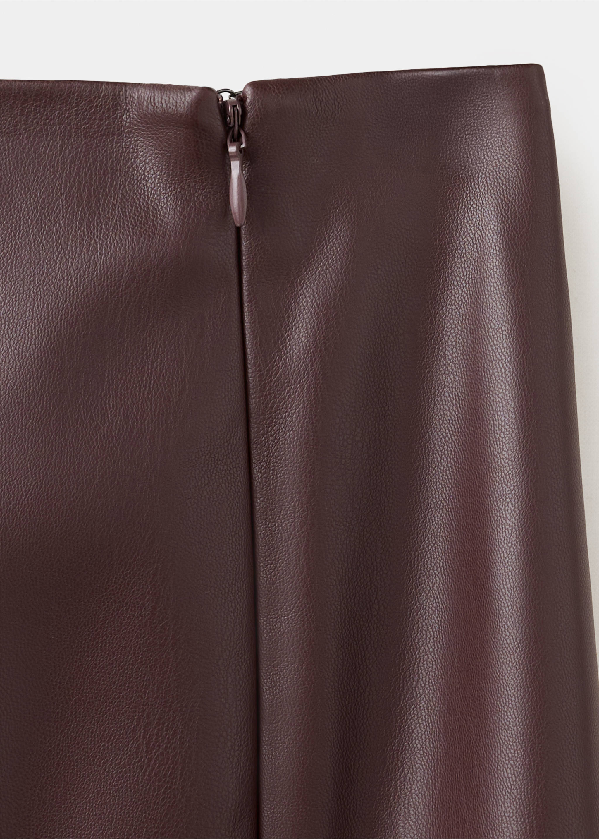 Straight leather-look skirt - Details of the article 8, Burgundy. Ref: 37025989-00.