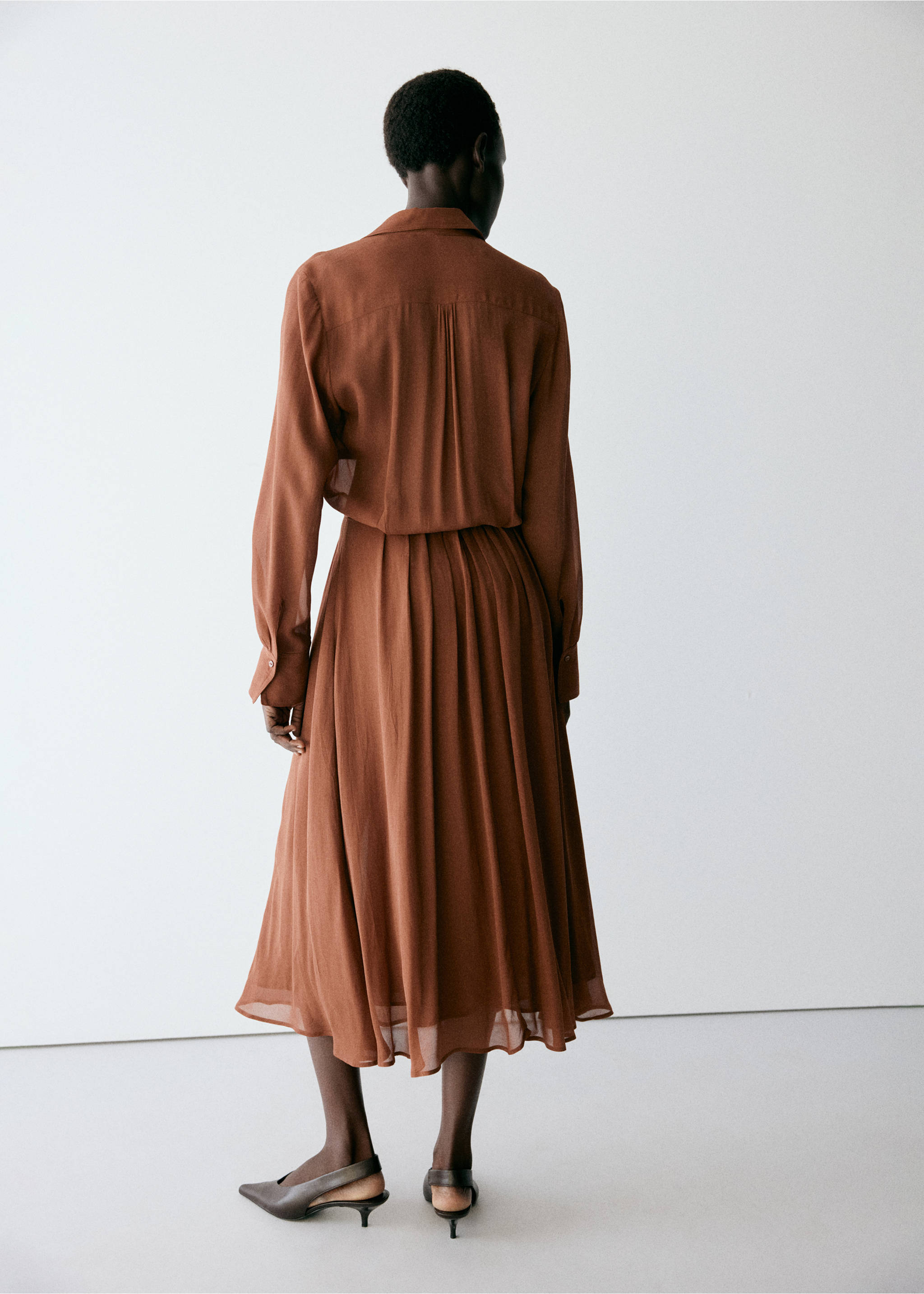 Robe évasée en crêpe - Verso de l’article, Caramel. Ref: 37025991-00.