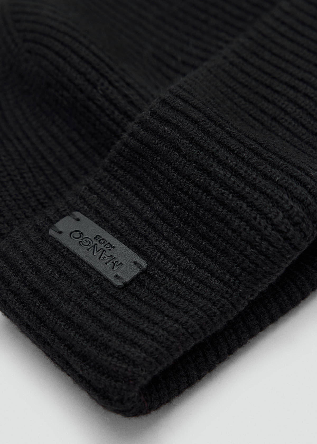 Ribbed beanie with embossed logo — Black