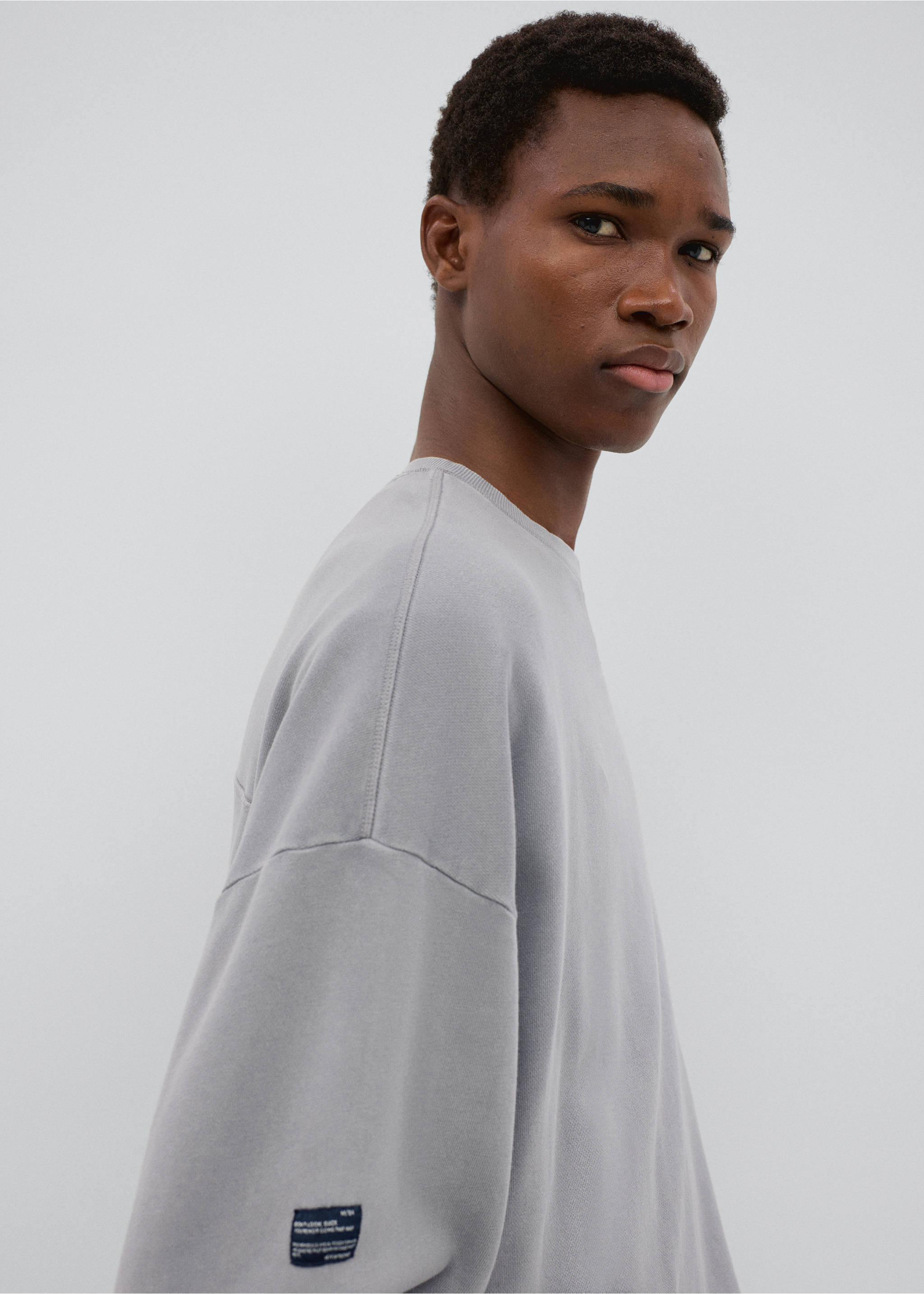 Cotton sweatshirt with patch detail - Details of the article 1, Grey. Ref: 37026006-00.