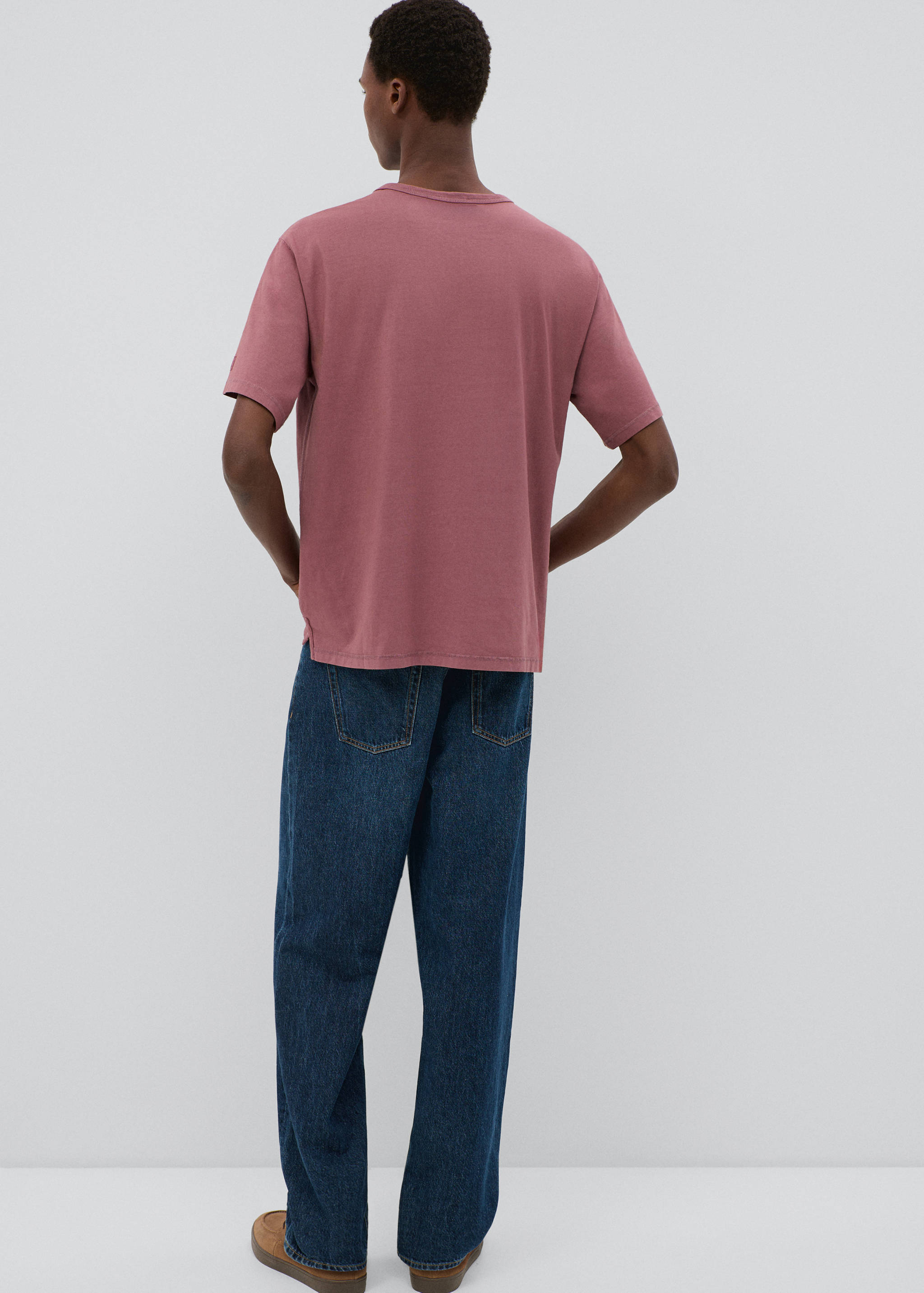 Short-sleeved cotton t-shirt - Reverse of the article