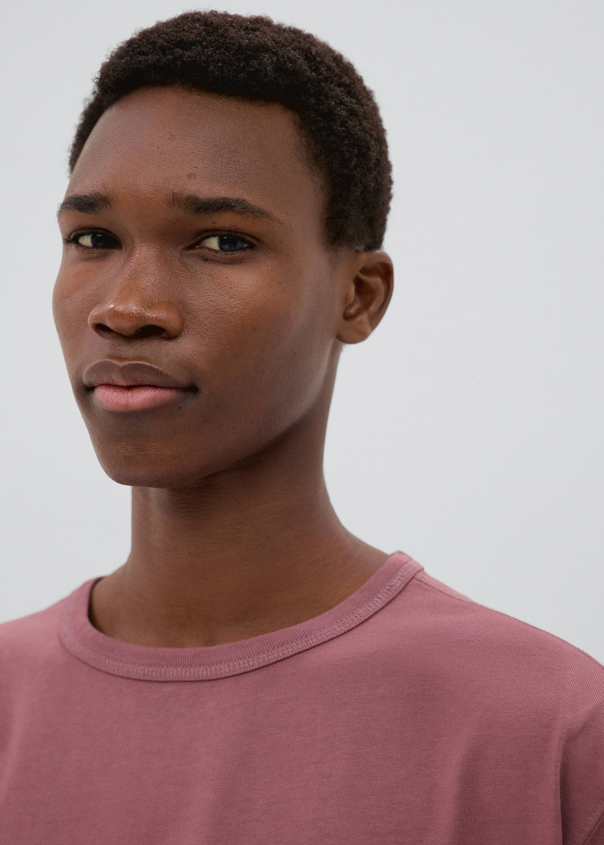 Short-sleeved cotton t-shirt - Details of the article 1