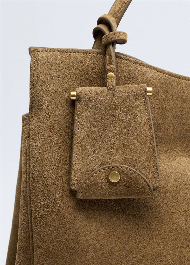 Leather shopper bag with charm and mirror — Medium Brown