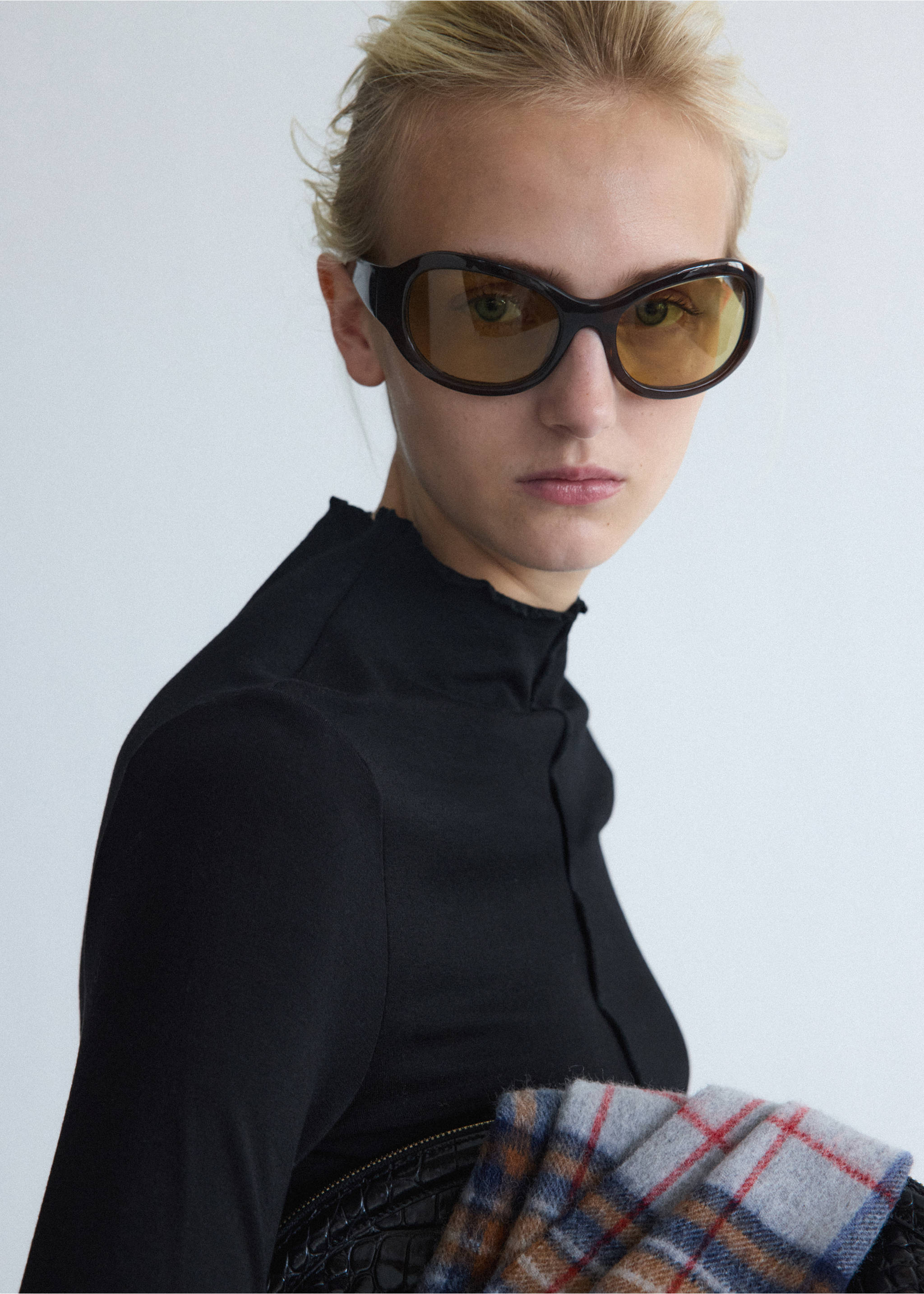 Lyocell T-shirt with seam detail - Detail van het artikel 3, Zwart. Ref: 37026013-00.