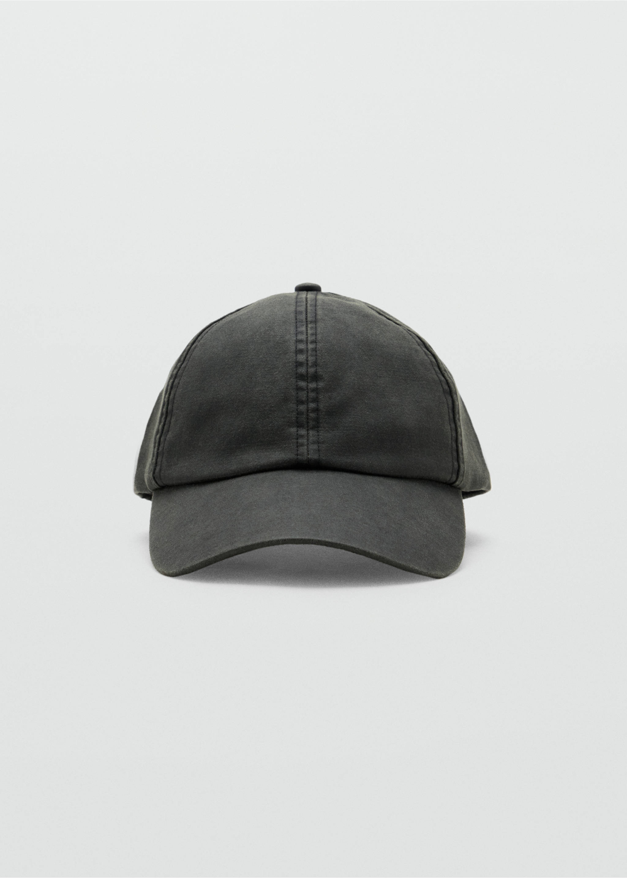 Dark grey cap in a washed finish with a curved brim., Khaki. Ref: 37026014-00.