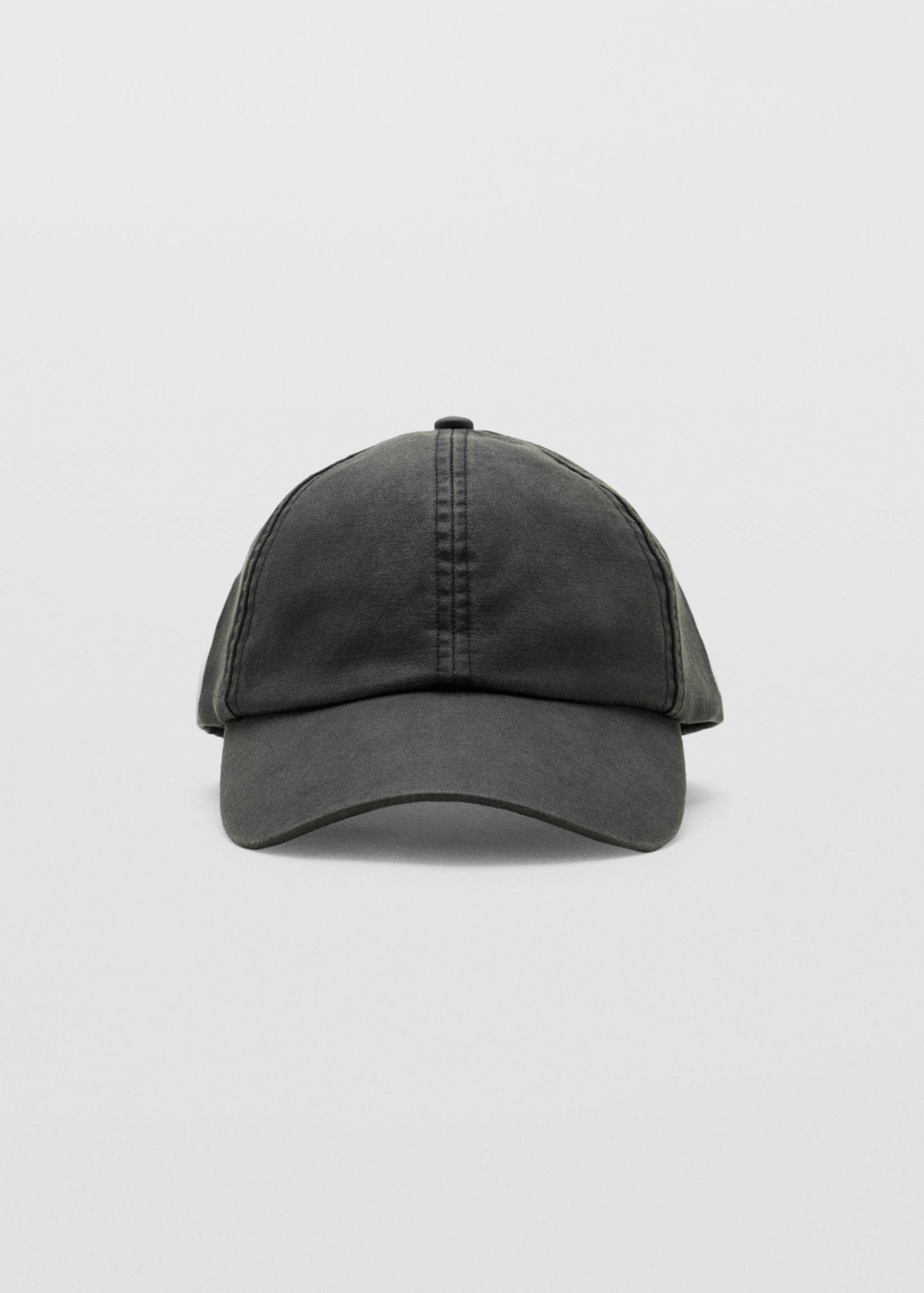 Dark grey cap in a washed finish with a curved brim.