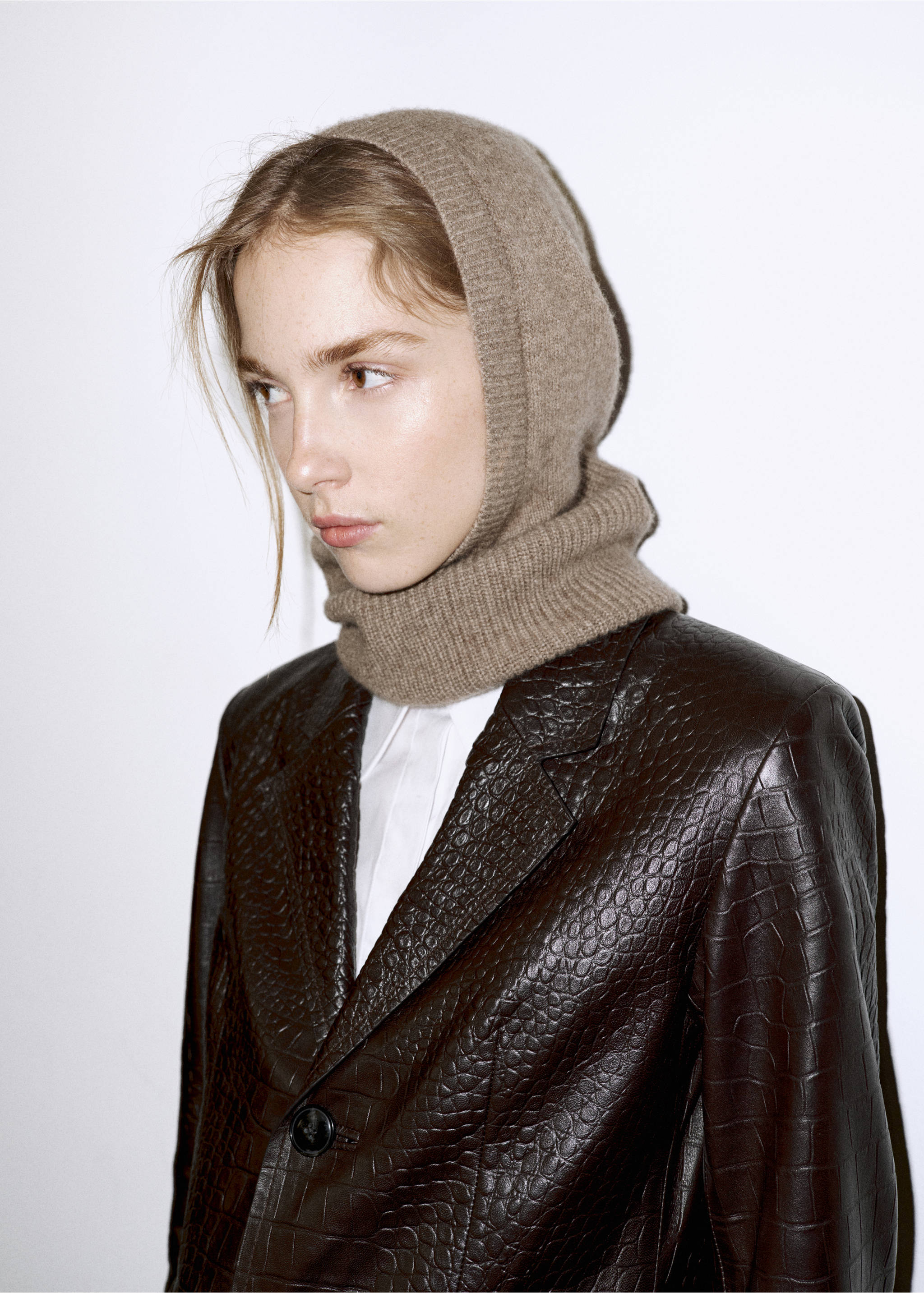 Balaclava punto lana cashmere - Plano general, Arena. Ref: 37026337-00.