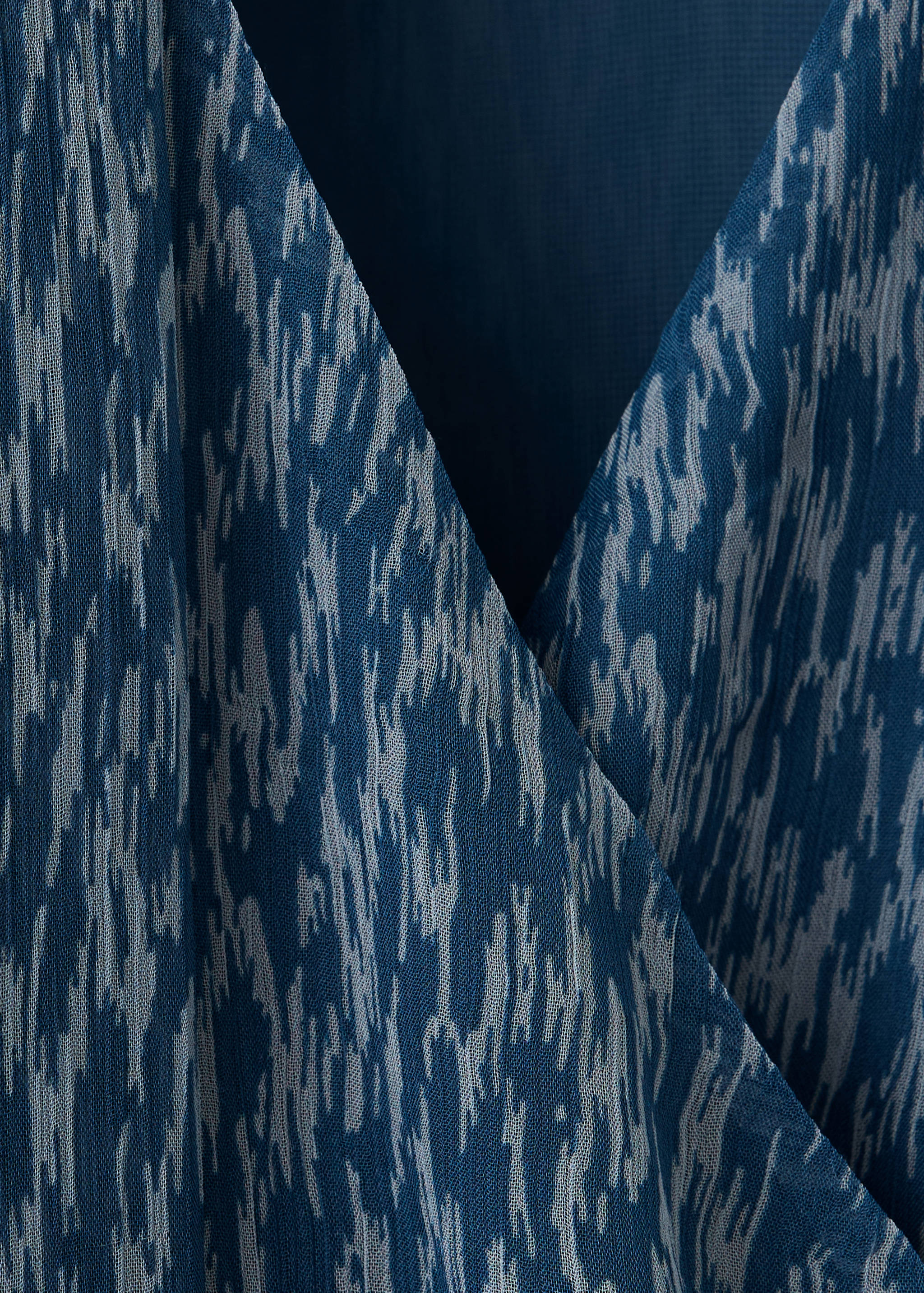 Flowy printed blouse with tie detail - Details of the article 8