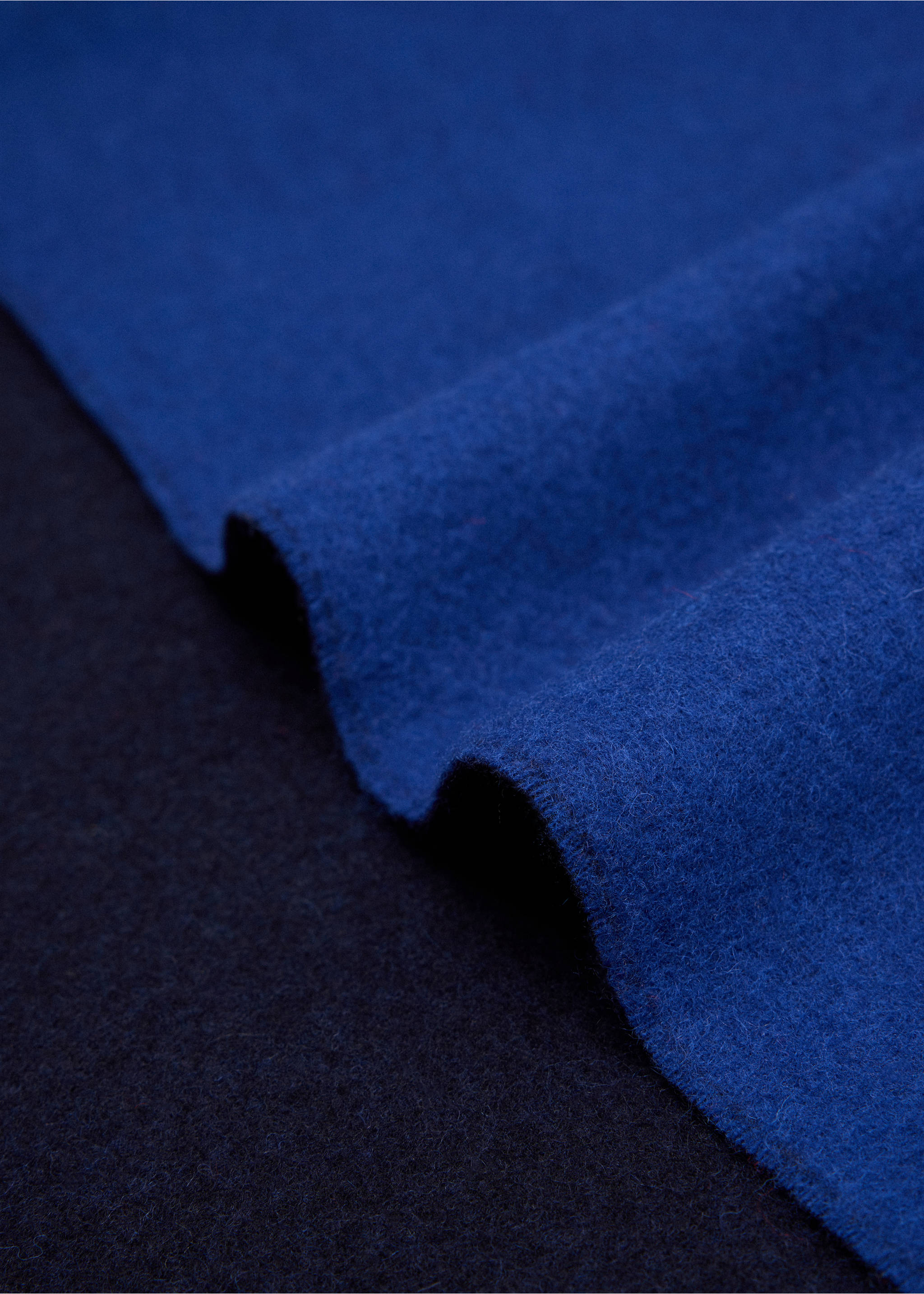 100% reversible wool scarf - Details of the article 1, Blue. Ref: 37026352-00.