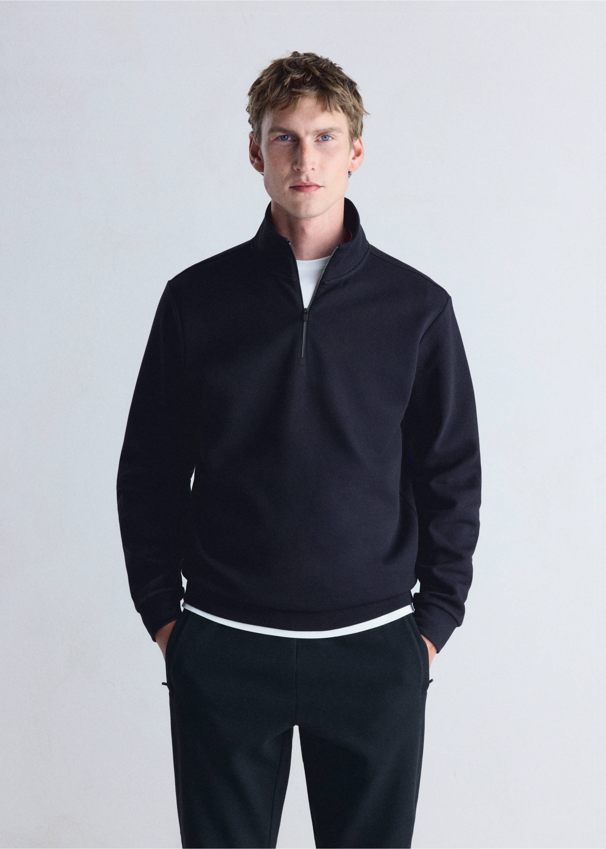SWEATSHIRT VARESEZ - Plan moyen, Bleu marine. Ref: 37026728-00.