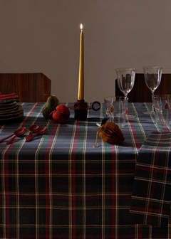 Tartan check tablecloth for 8 to 10 guests — Blue 1