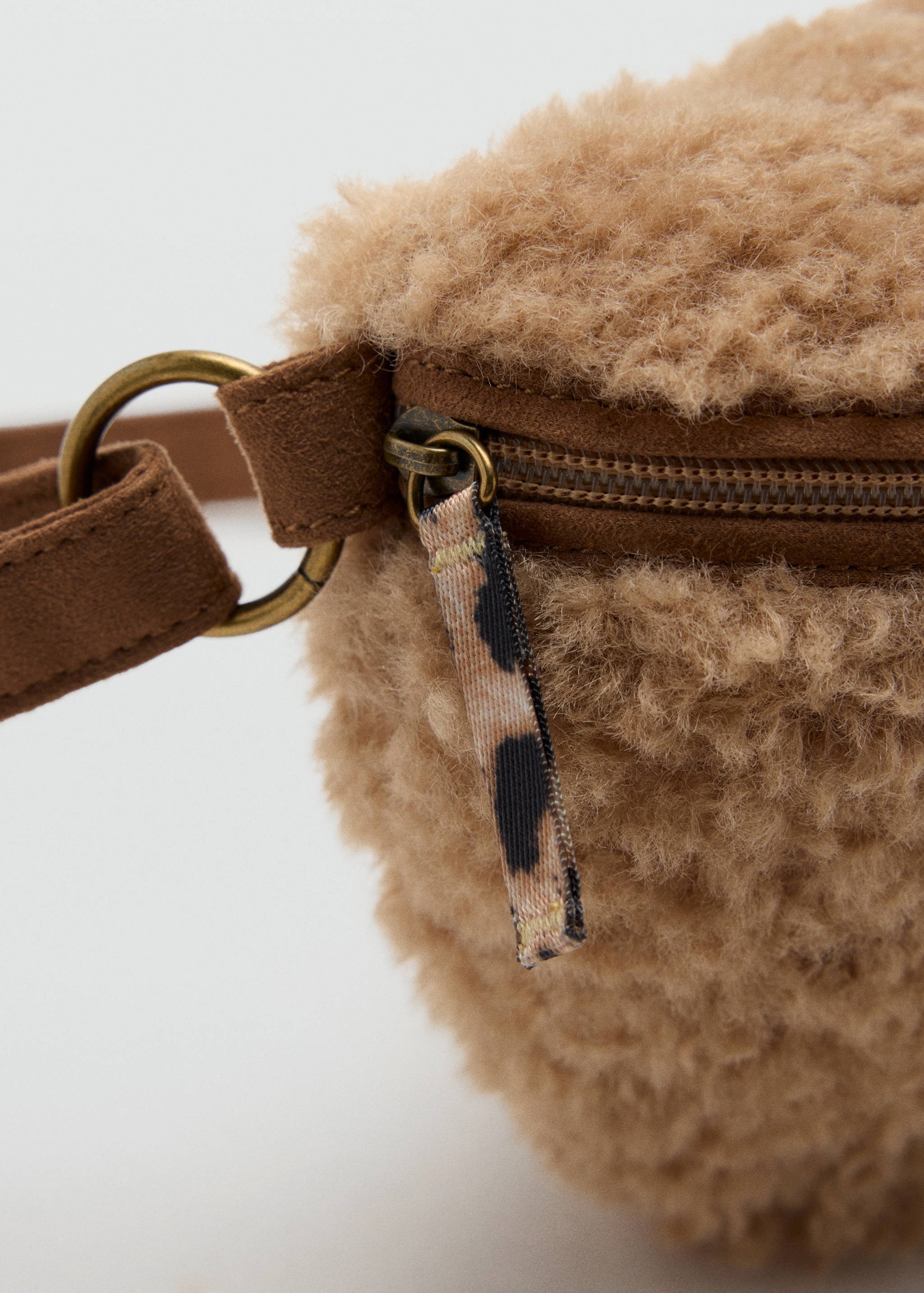 Faux fur bum bag - Details of the article 1
