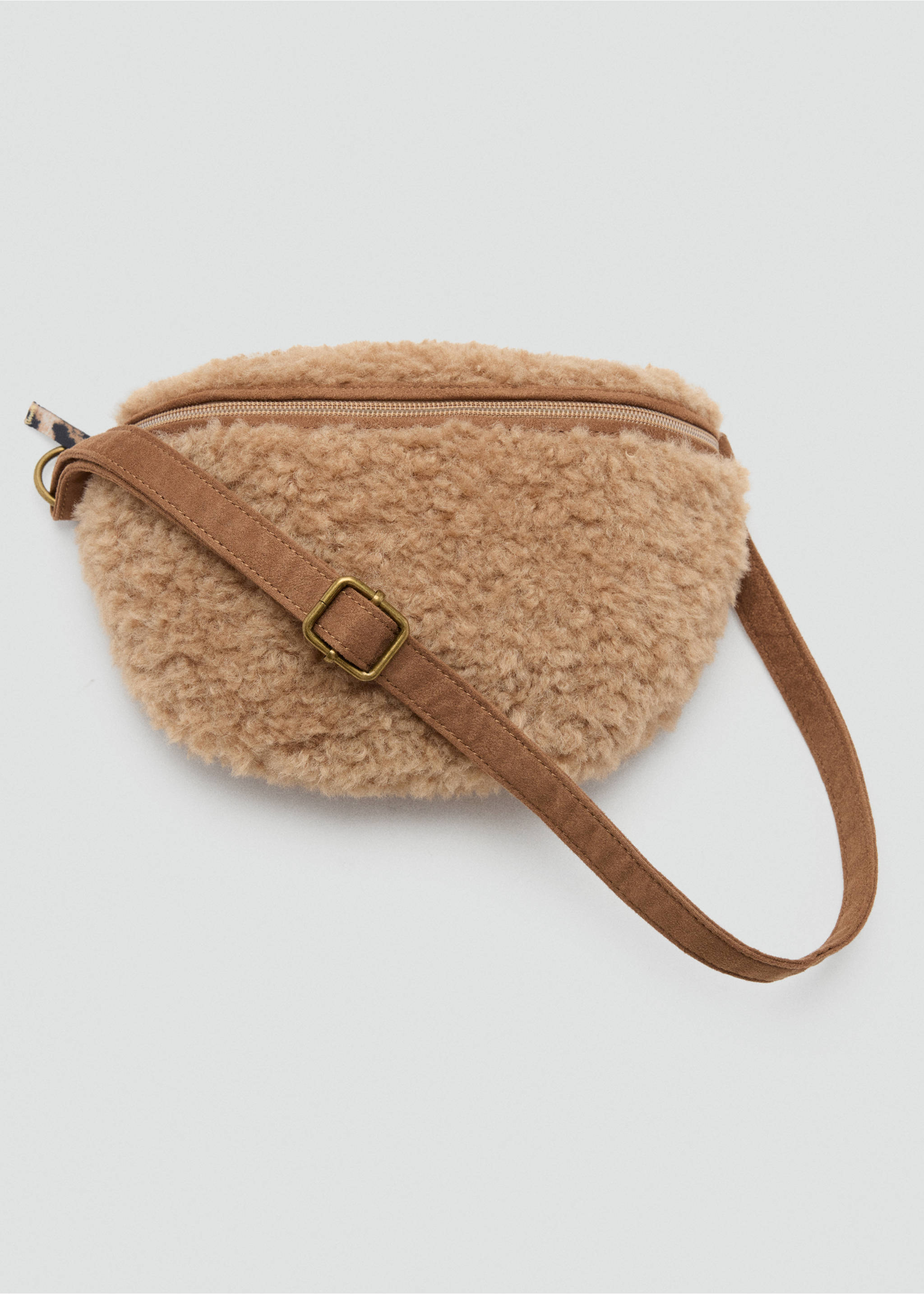 Faux fur bum bag - Details of the article 2, Medium Brown. Ref: 37026746-00.