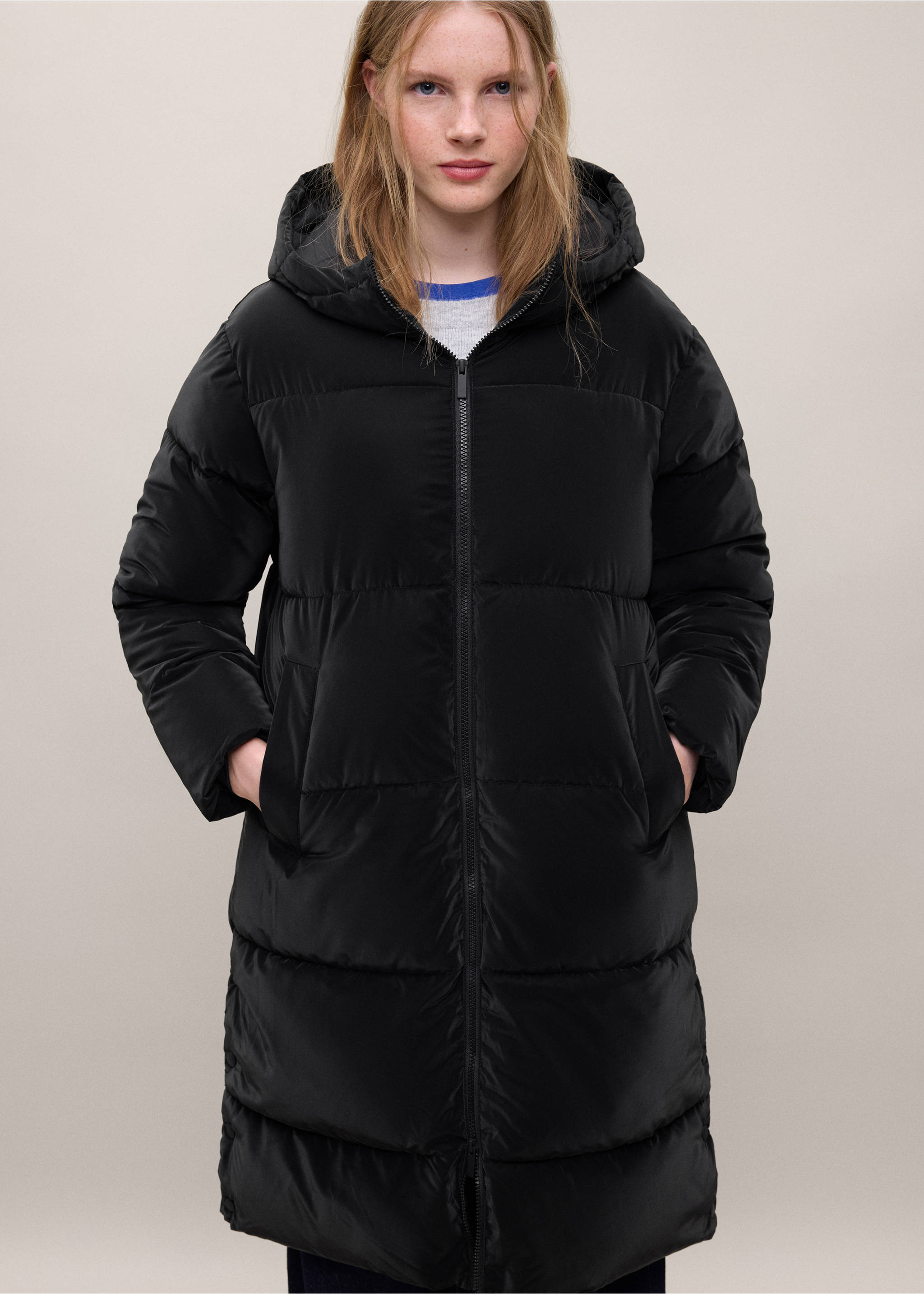 Long quilted anorak with hood - Medium plane, Black. Ref: 37027115-00.
