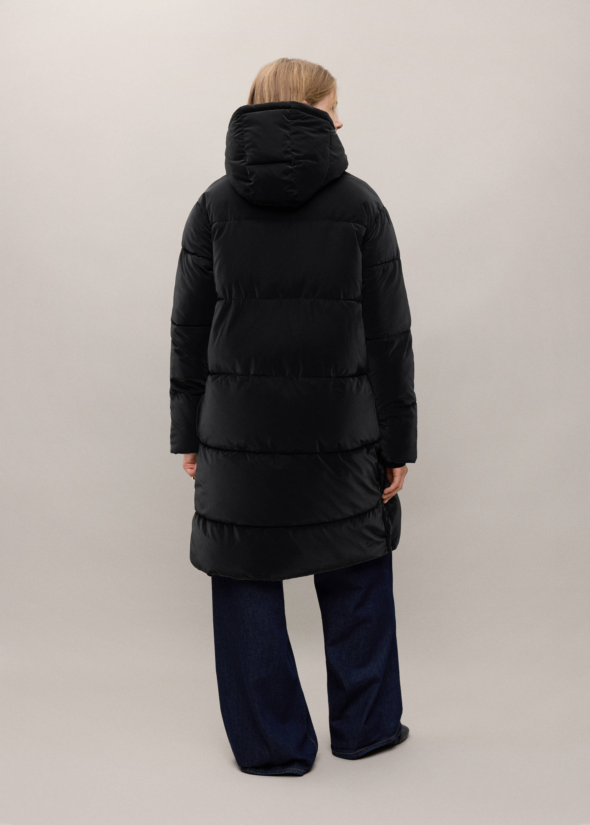 Long quilted anorak with hood - Reverse of the article