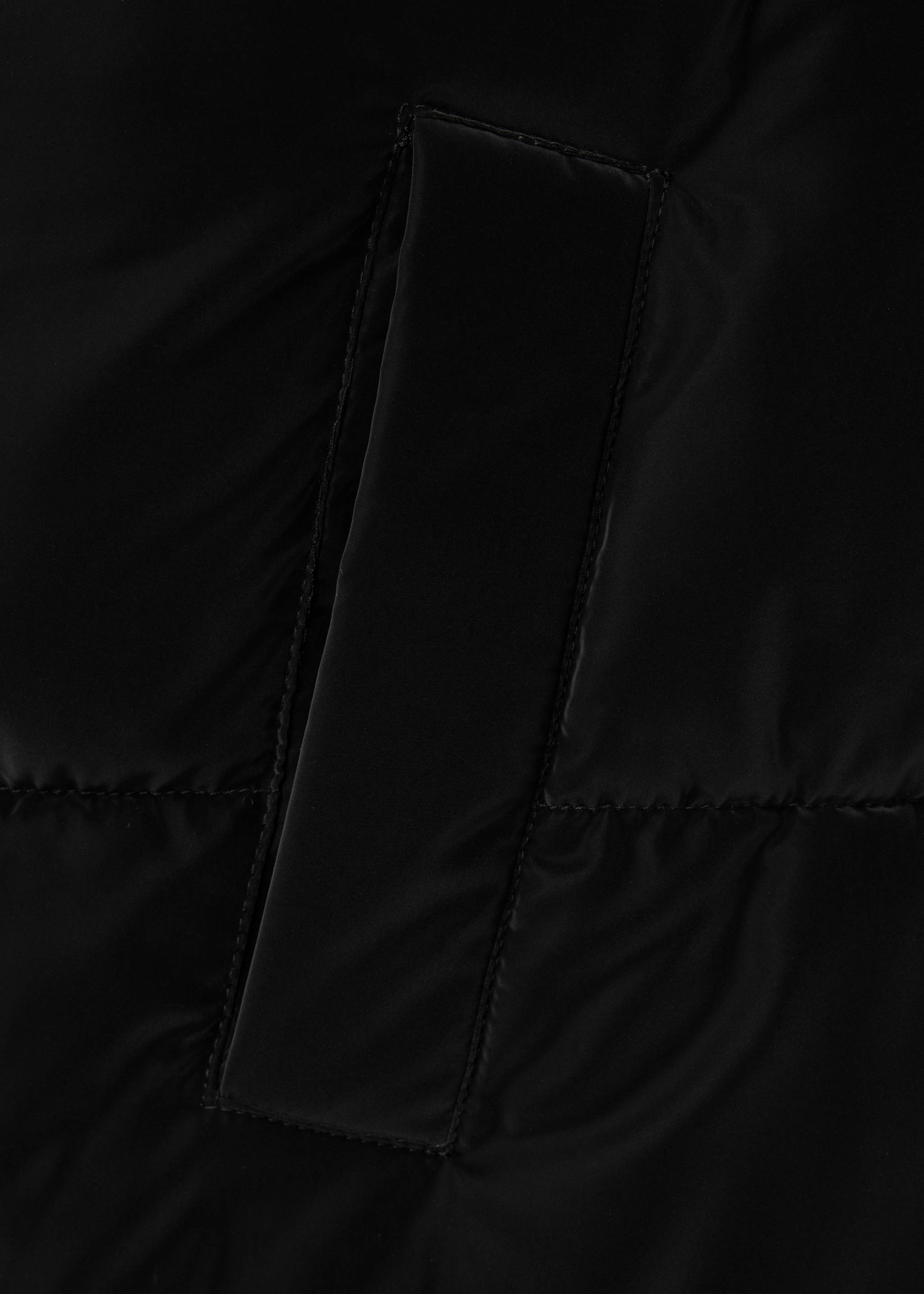 Long quilted anorak with hood - Details of the article 0