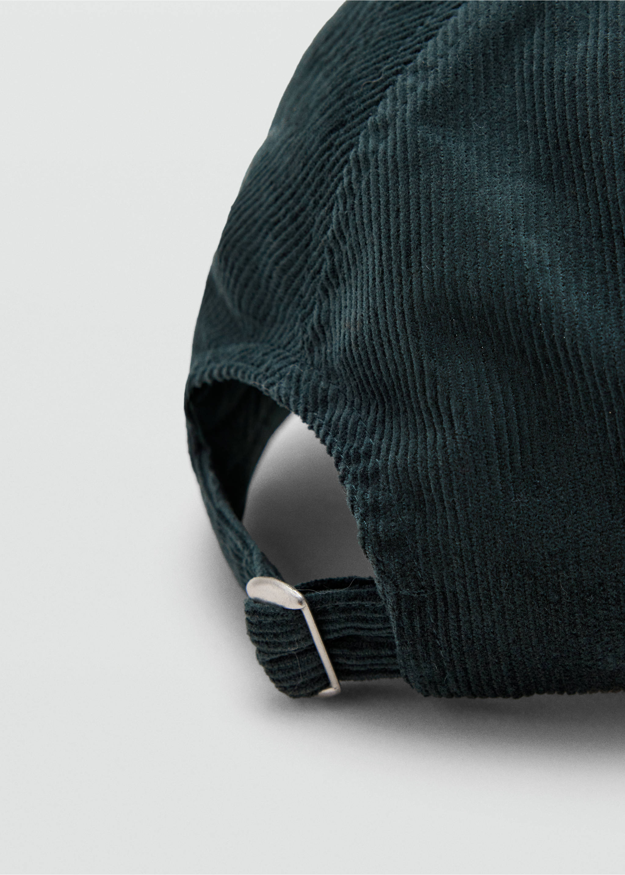 HAT ALPINE - Details of the article 1, Dark Green. Ref: 37027119-00.