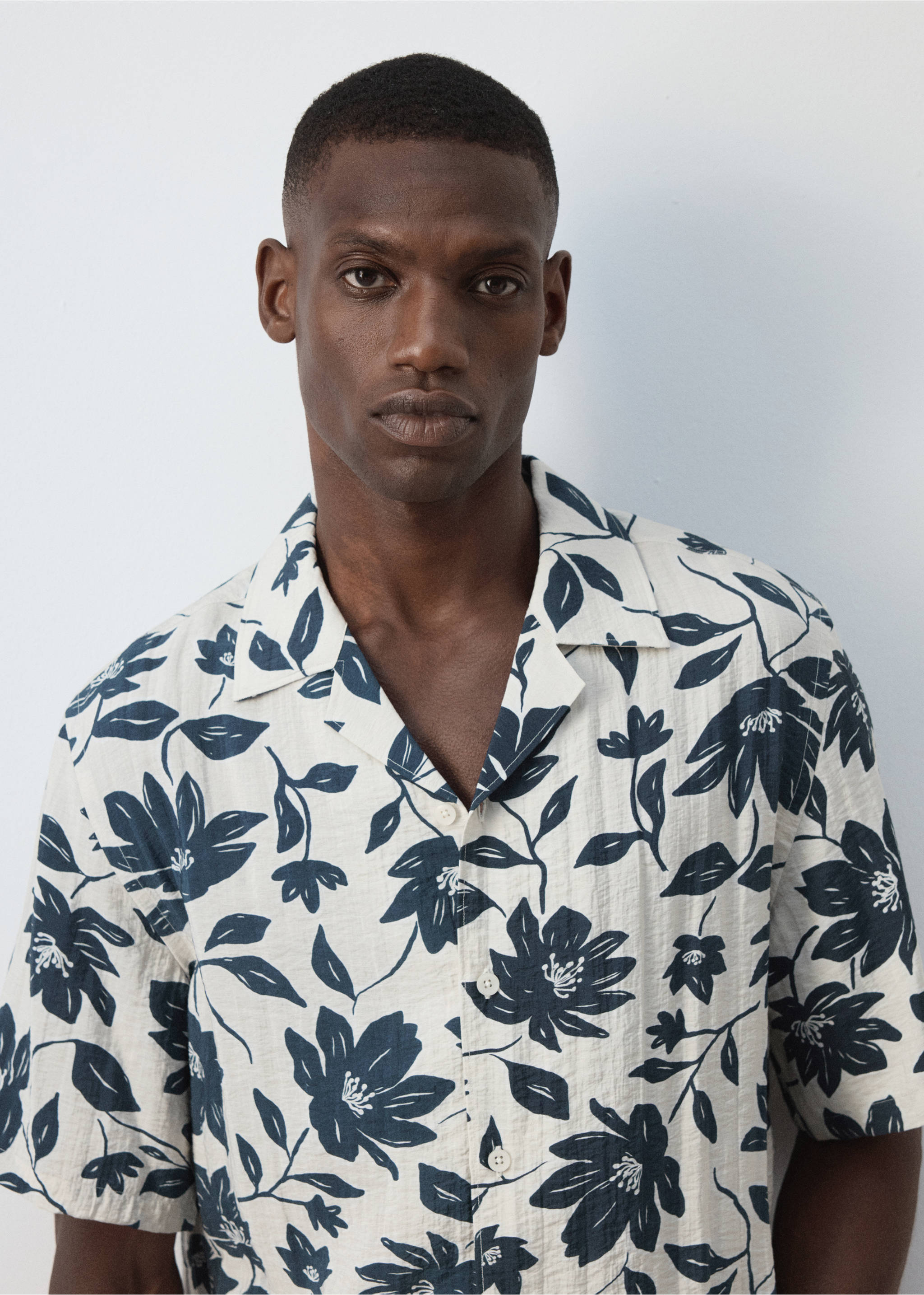 Chemise fluide imprimé fleuri - Détail de l'article 1, Beige. Ref: 37027774-00.