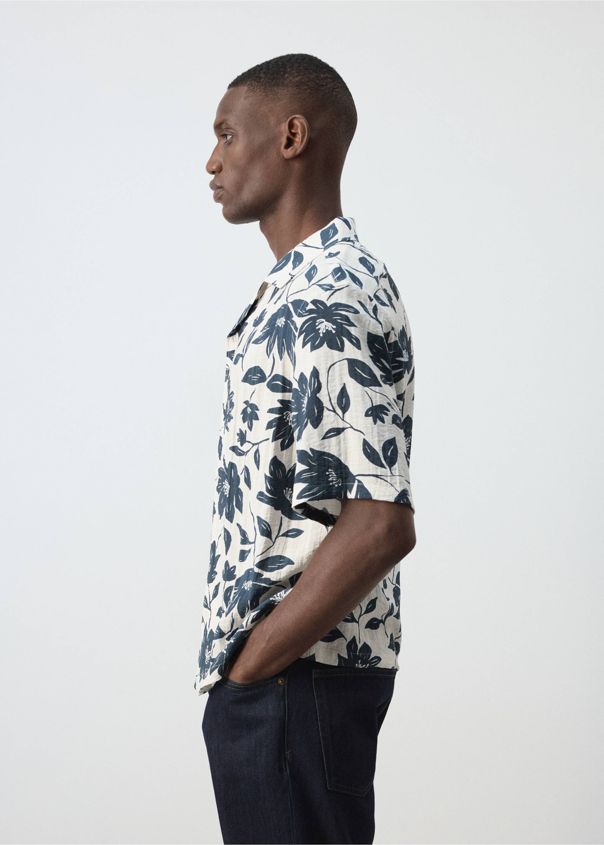 Chemise fluide imprimé fleuri - Détail de l'article 2, Beige. Ref: 37027774-00.