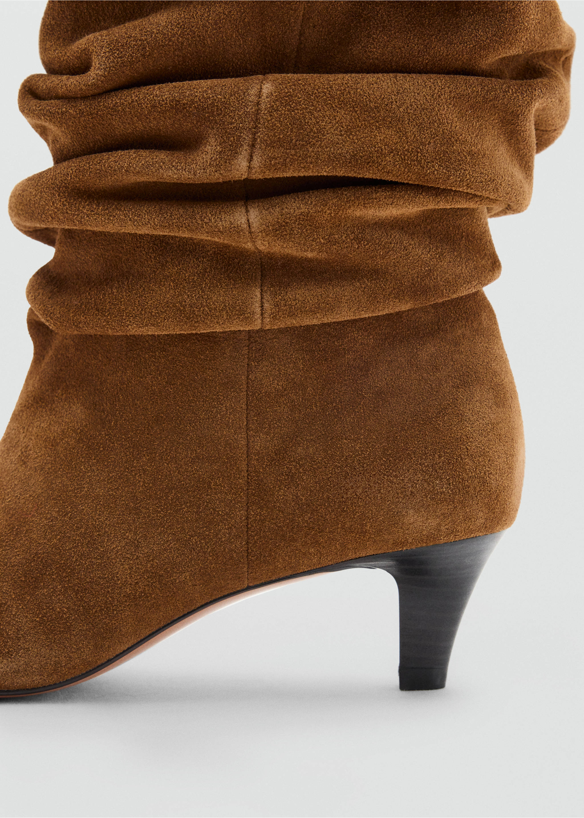 Brown suede ankle boot with a slouchy shaft and kitten heel, Medium Brown. Ref: 37027777-00.